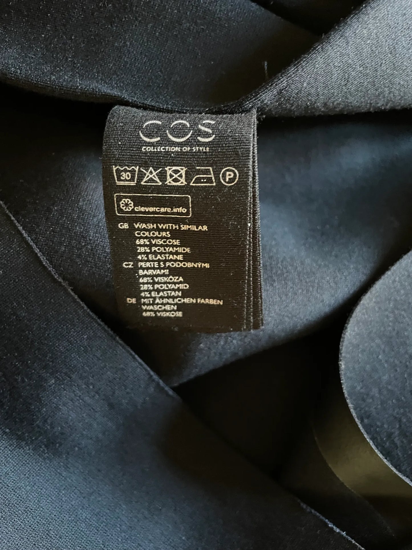 Cos-klänning
