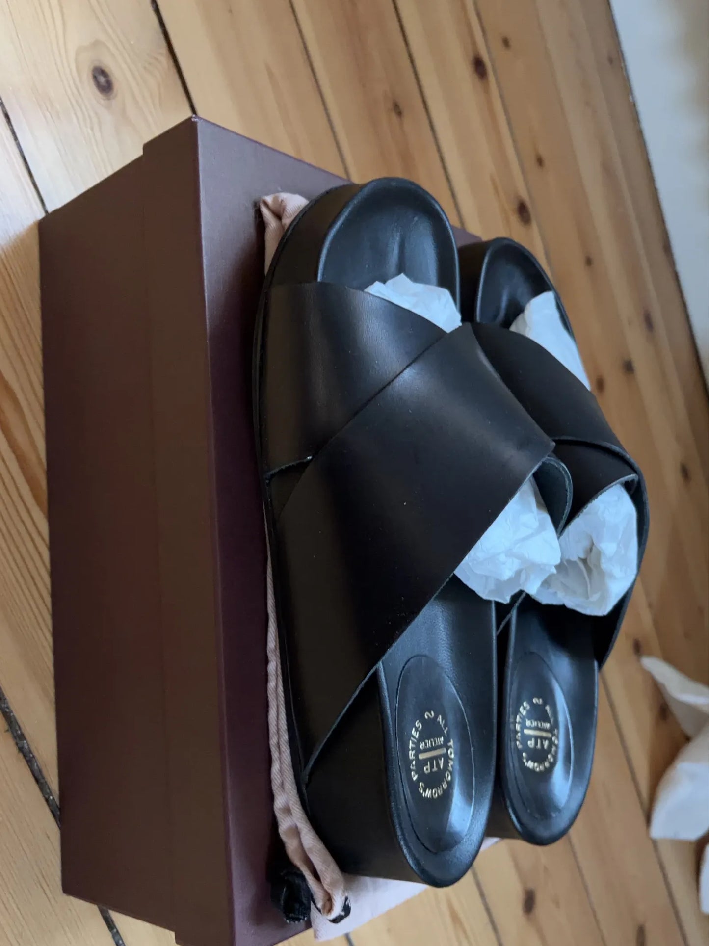 ATP Atelier Urbino-skinnsandaler NWT