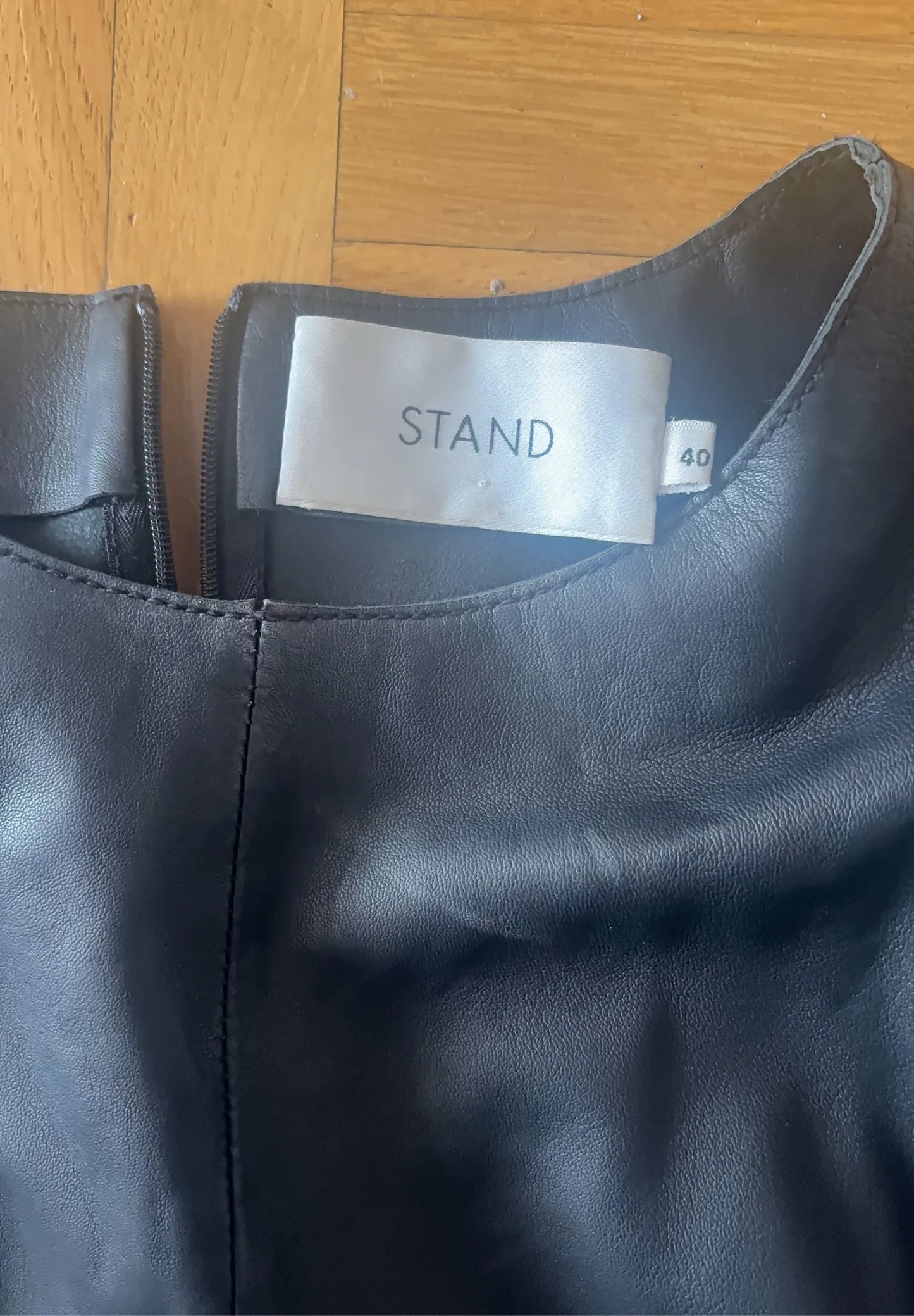 Stand Studio-skinnklänning NWOT