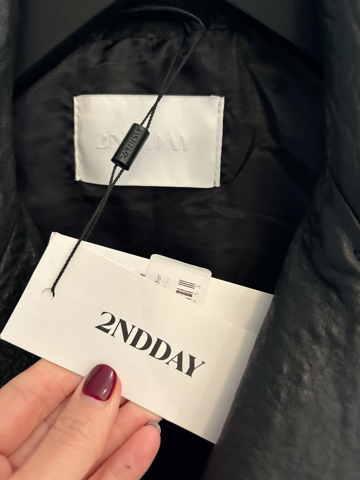 2NDDAY-skinnväst NWT