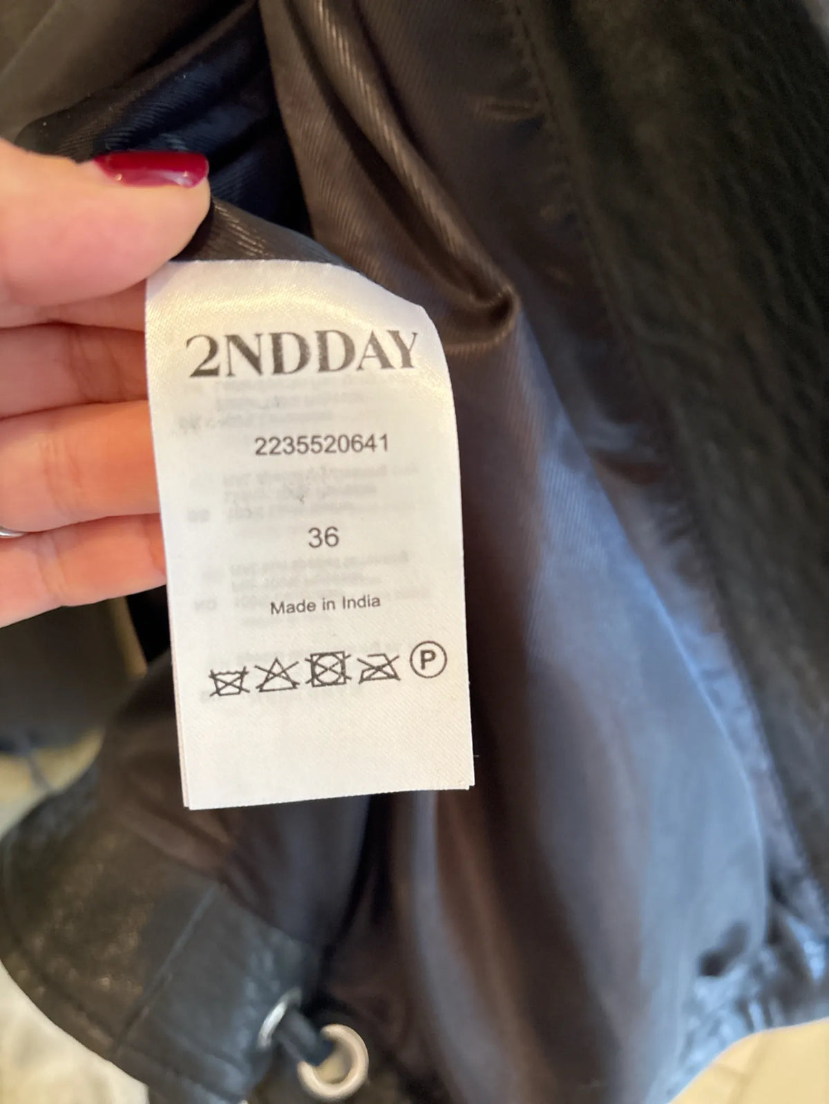 2NDDAY-skinnväst NWT
