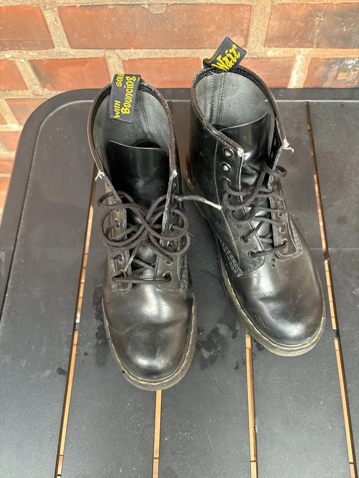 Dr. Martens-skinnkängor