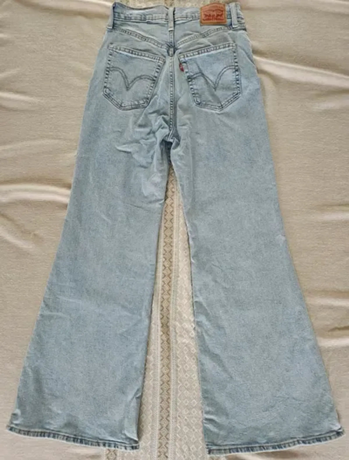 Levi's Ribcage Bell Jeans