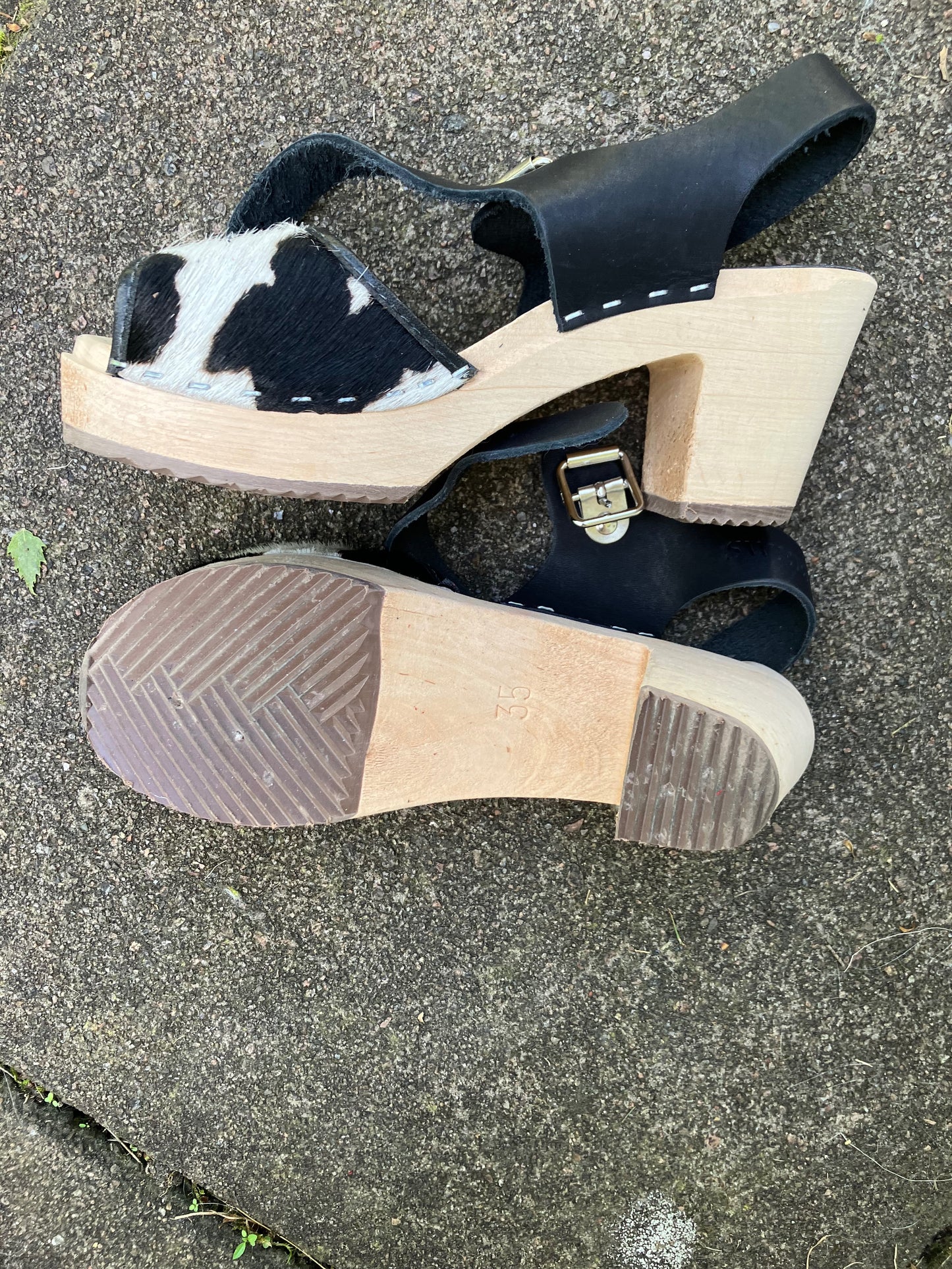 Sweeks Sandals