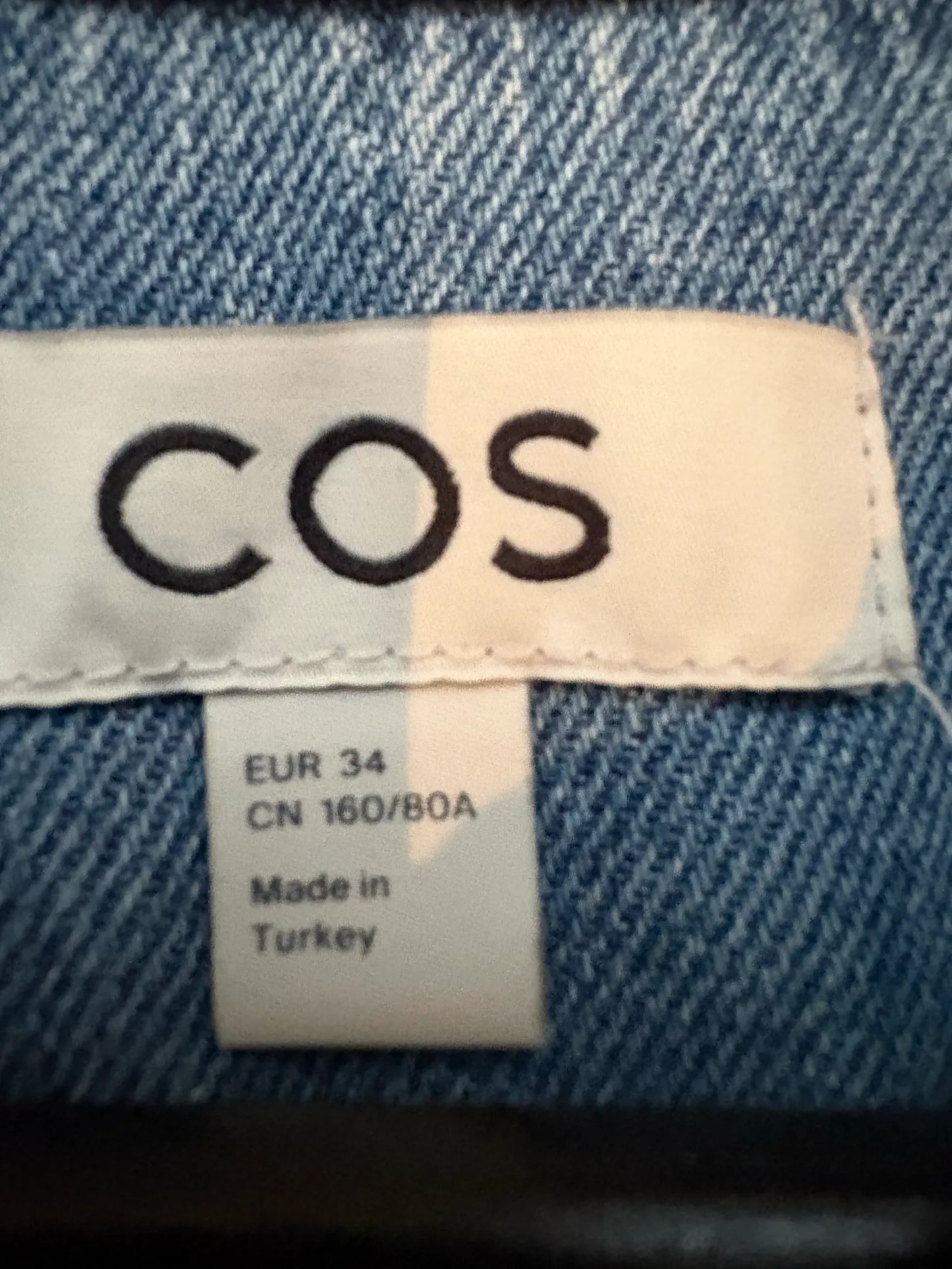 Cos-klänning