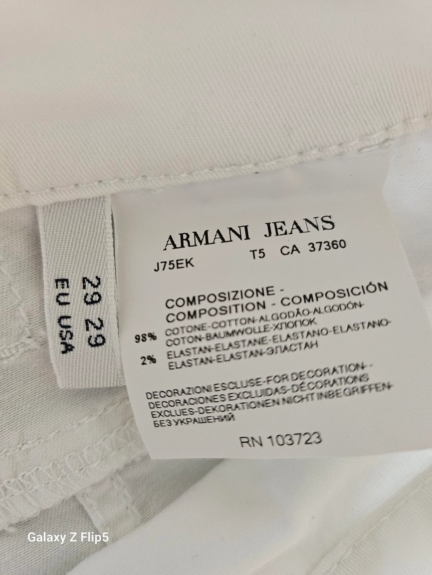 Armani-byxor