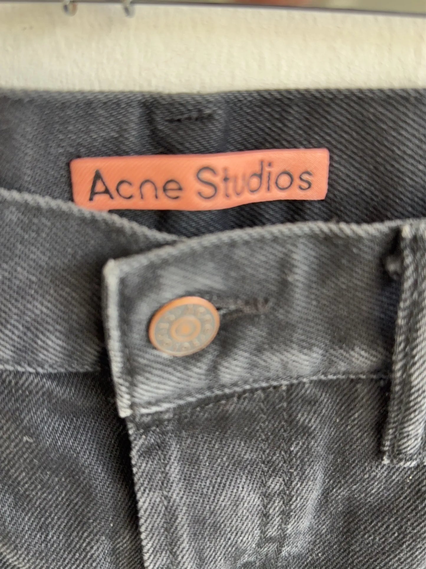 Acne Studios Jennie Washed Out Black Rigid-kjol