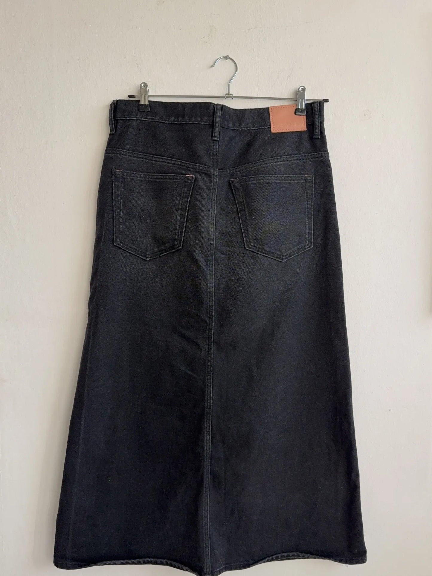 Acne Studios Jennie Washed Out Black Rigid-kjol