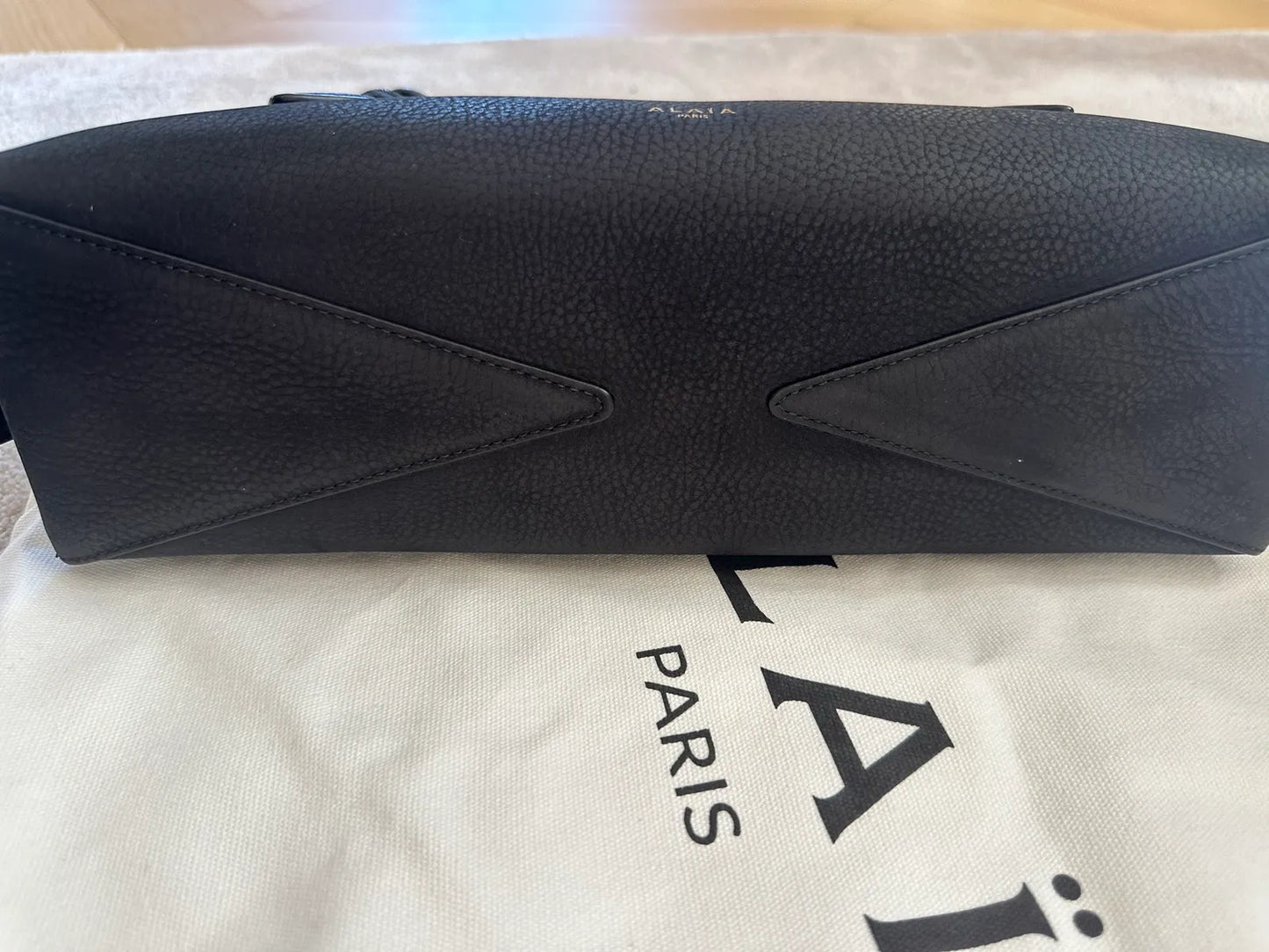 Alaïa Le Teckel Handbag