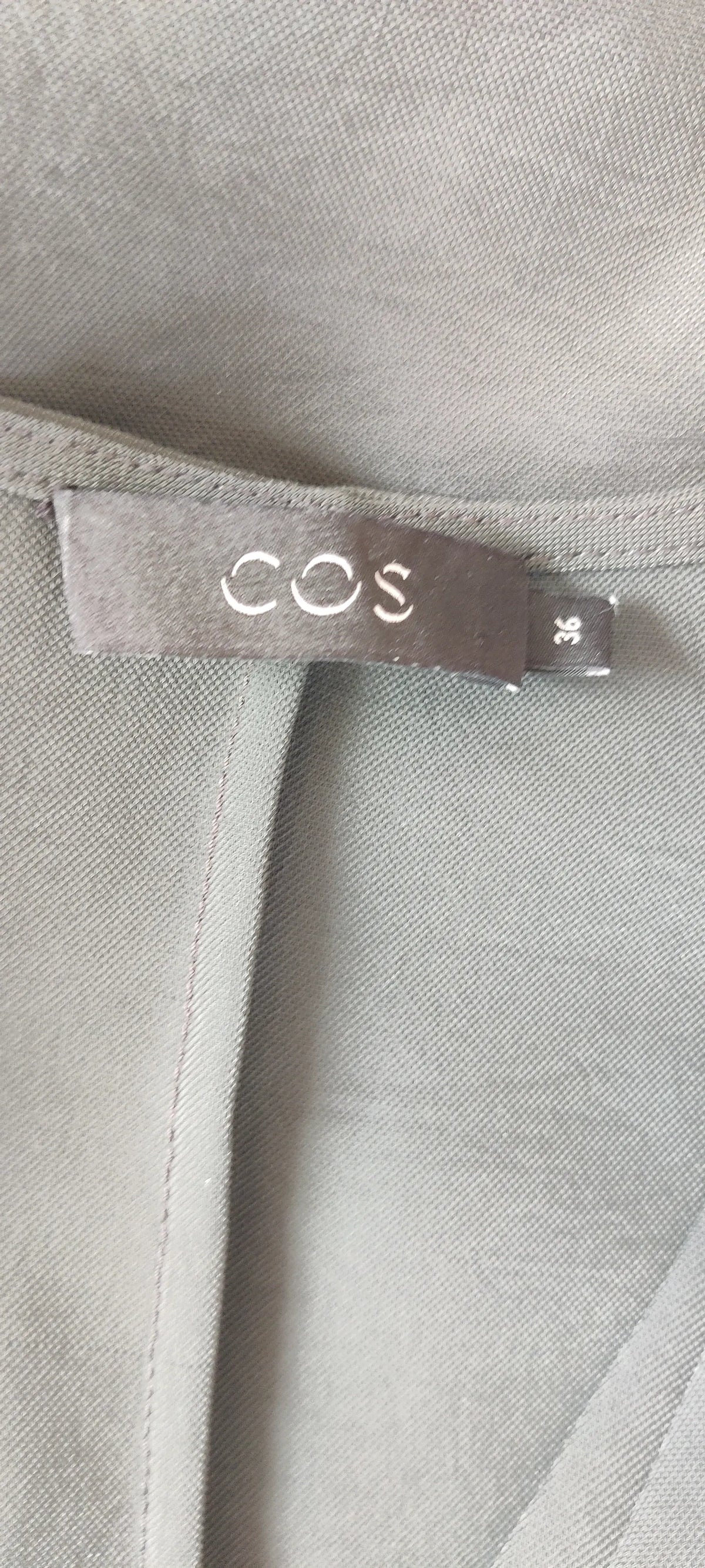 Cos-klänning