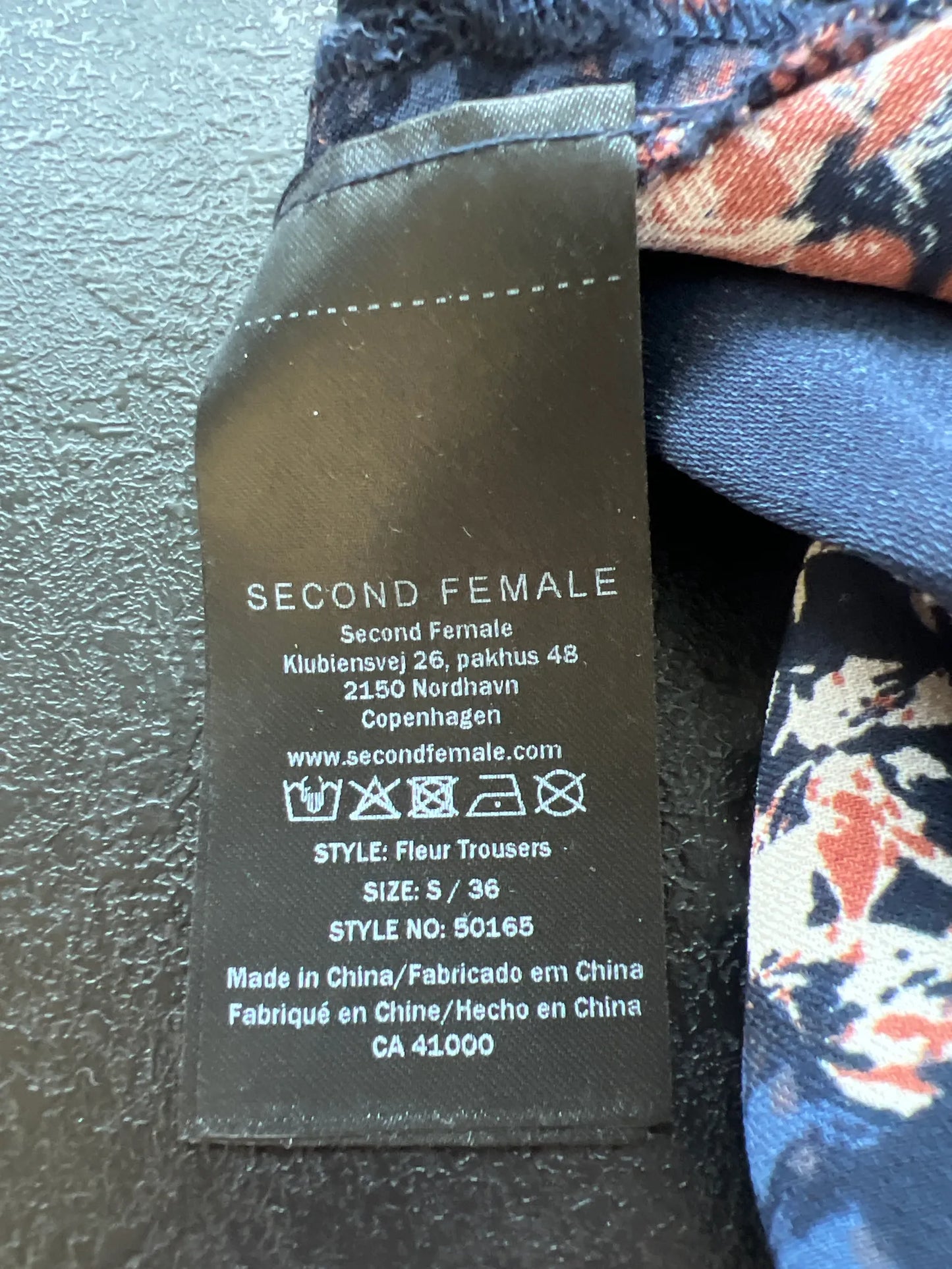 Second Female-byxor