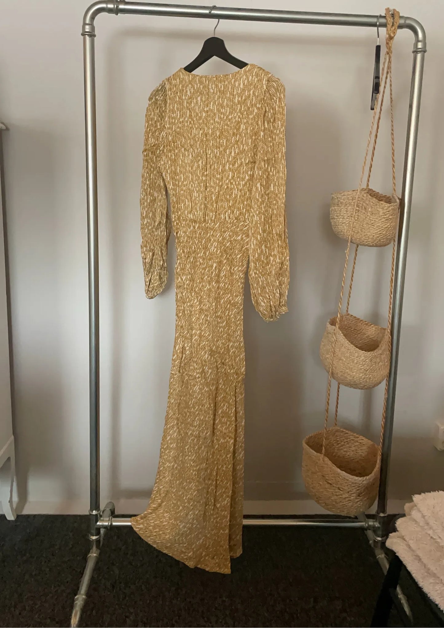 Second Female-klänning