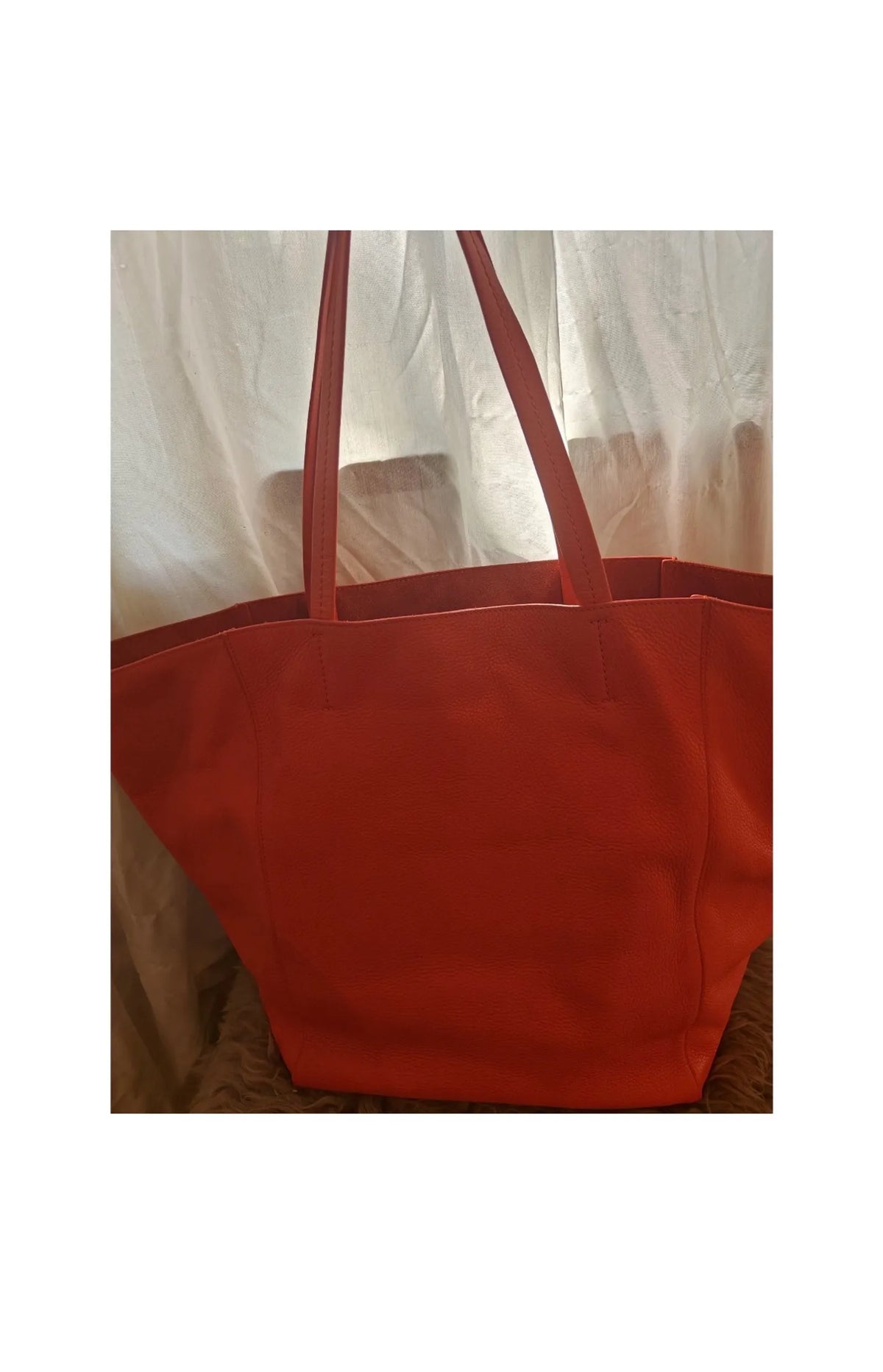 Céline Cabas Lether Tote-skinnaxelremsväska