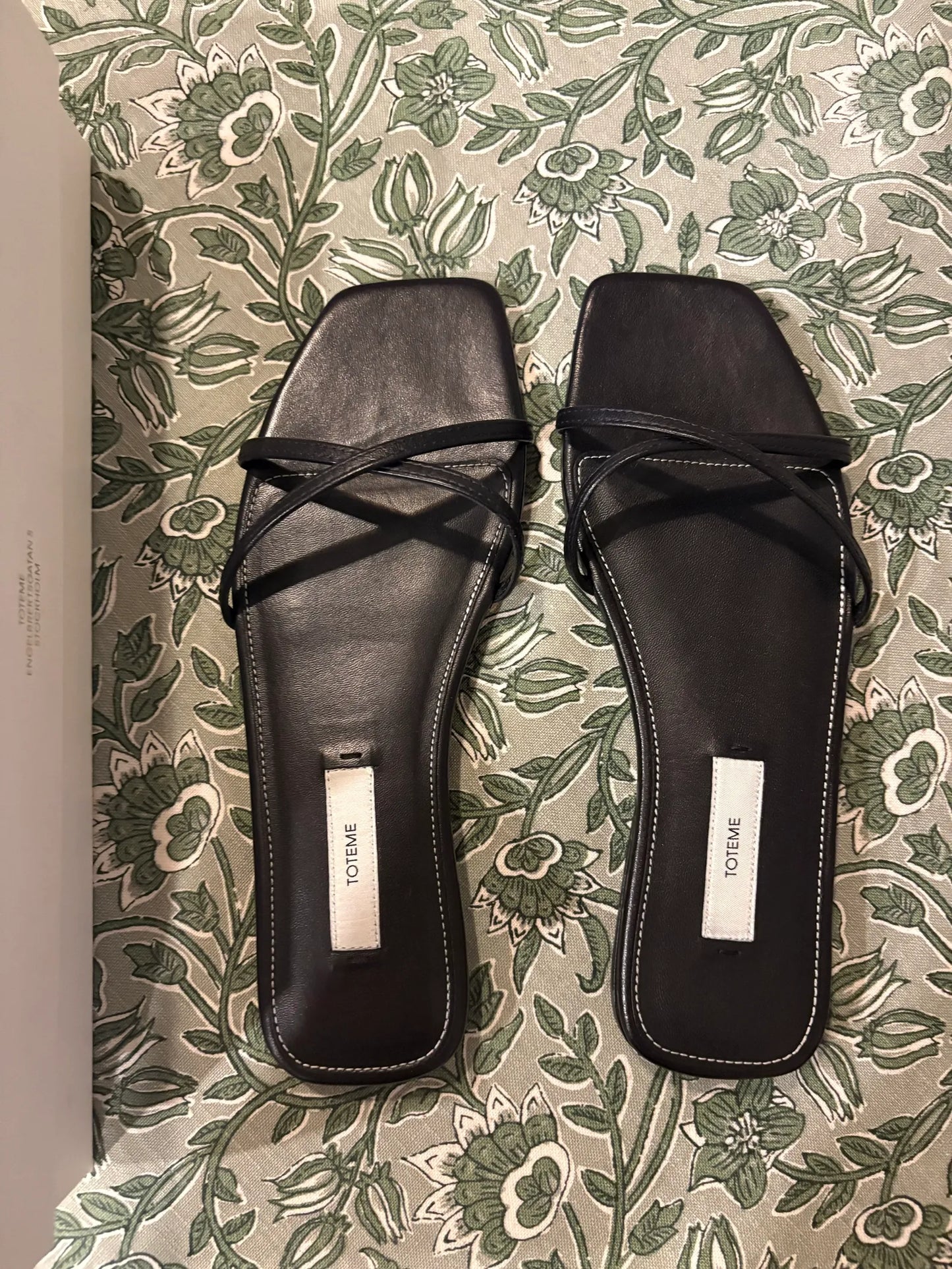 Toteme Leather Slides-skinnsandaler NWOT