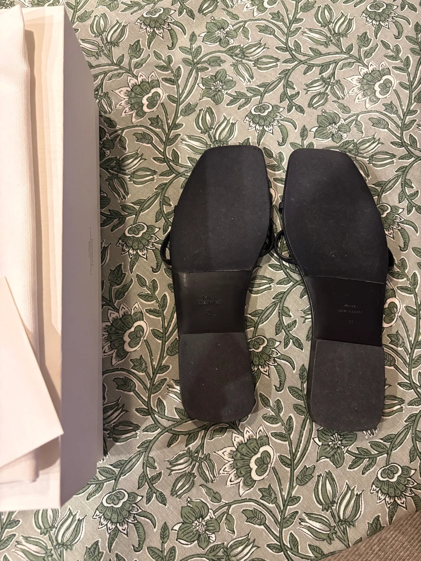 Toteme Leather Slides-skinnsandaler NWOT