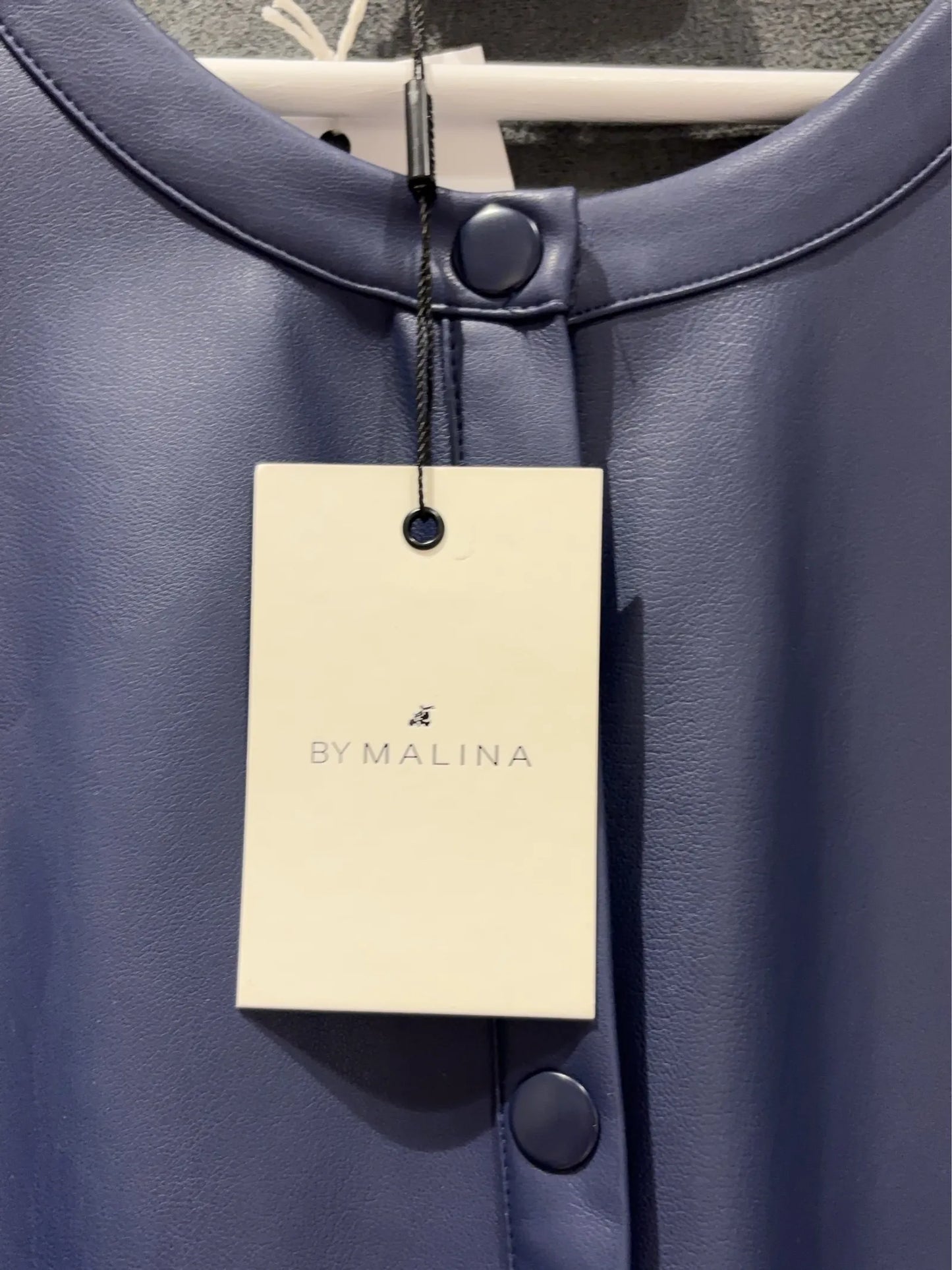 By Malina Ally-blus NWT