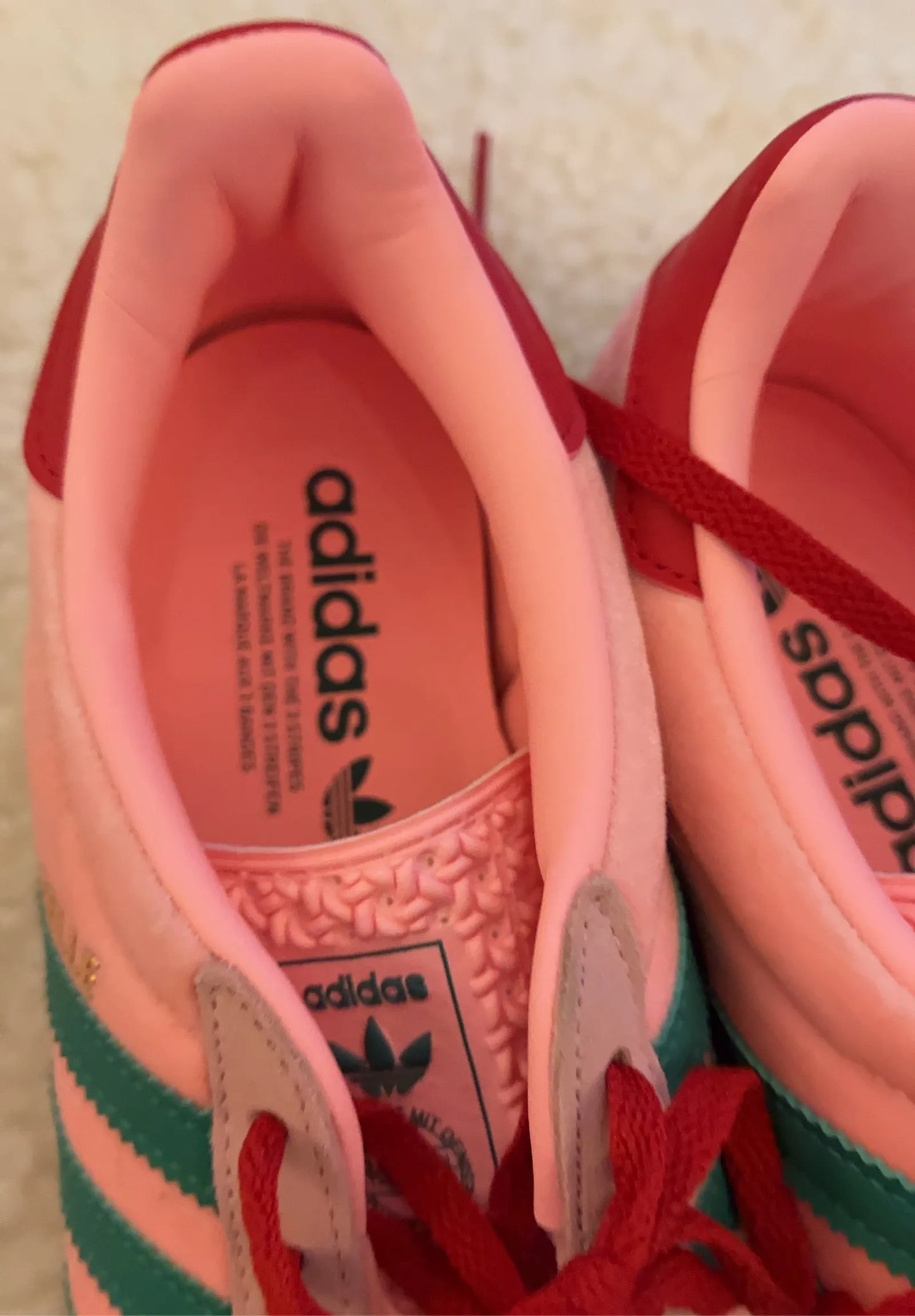 Adidas-sneakers NWOT