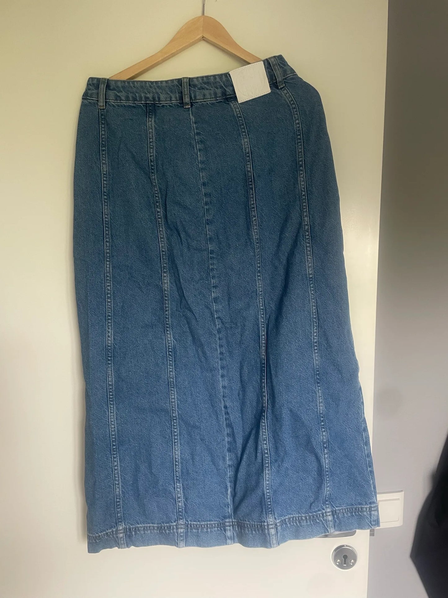 Levete Room Skirt