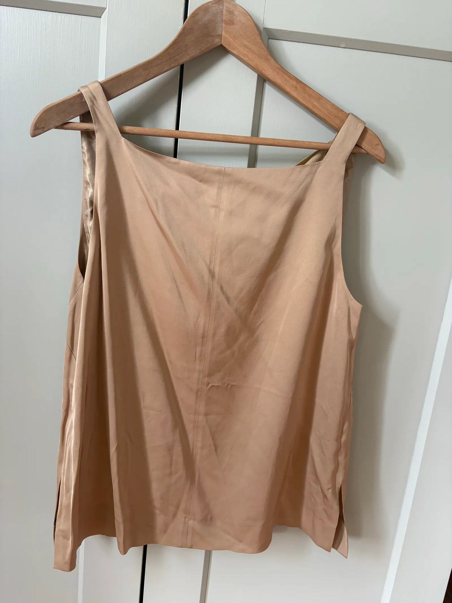Dagmar Sheer V-linne NWT