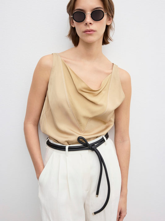 Dagmar Sheer V Neck-linne NWT