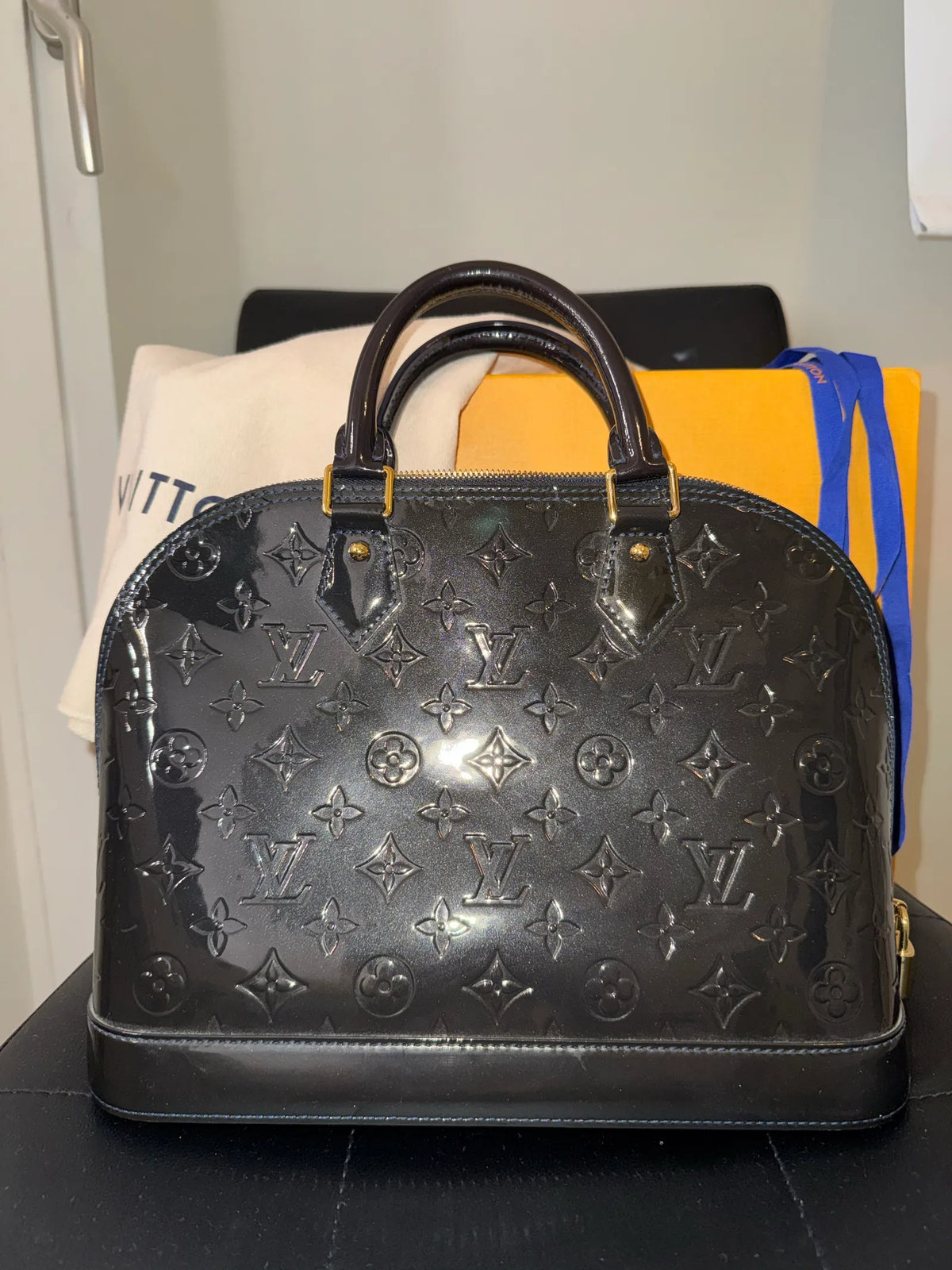 Louis Vuitton Vernis Alma Pm-skinnhandväska NWOT