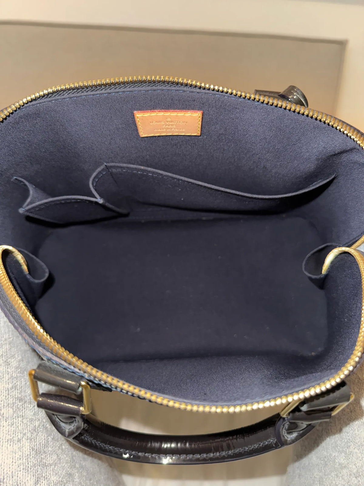 Louis Vuitton Vernis Alma Pm-skinnhandväska NWOT