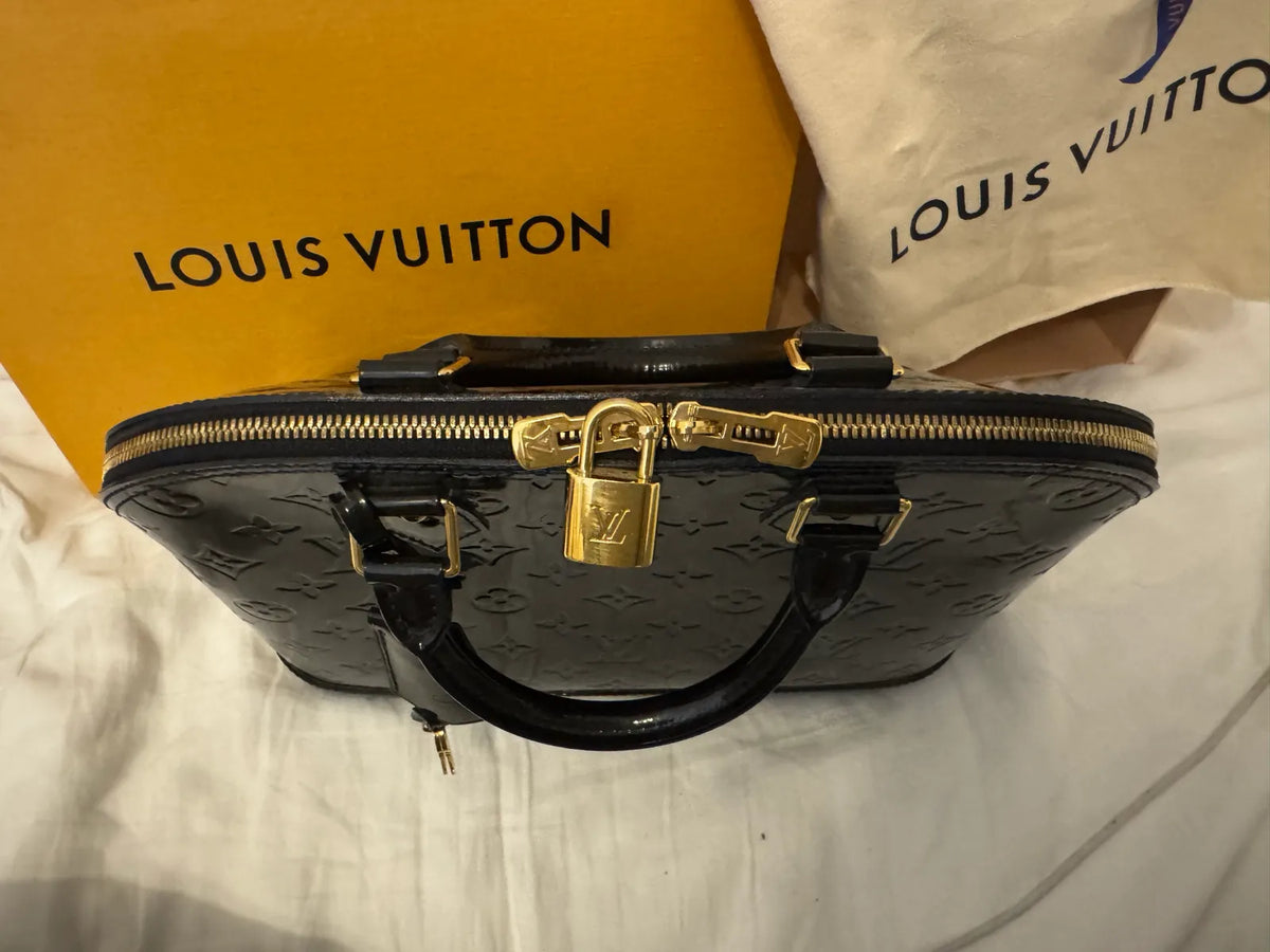 Louis Vuitton Vernis Alma Pm-skinnhandväska NWOT