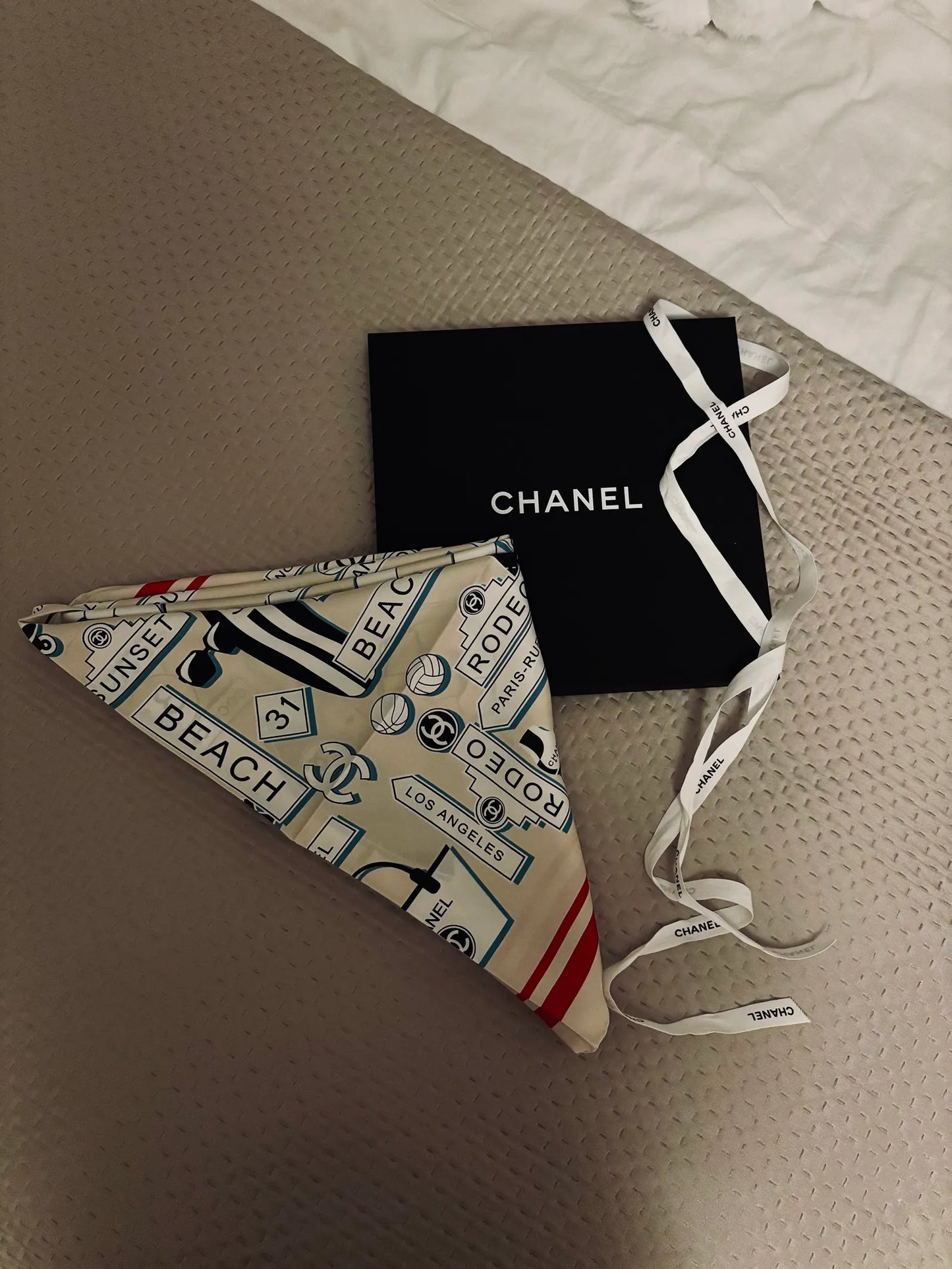 Chanel Beach Logo-sidensjal