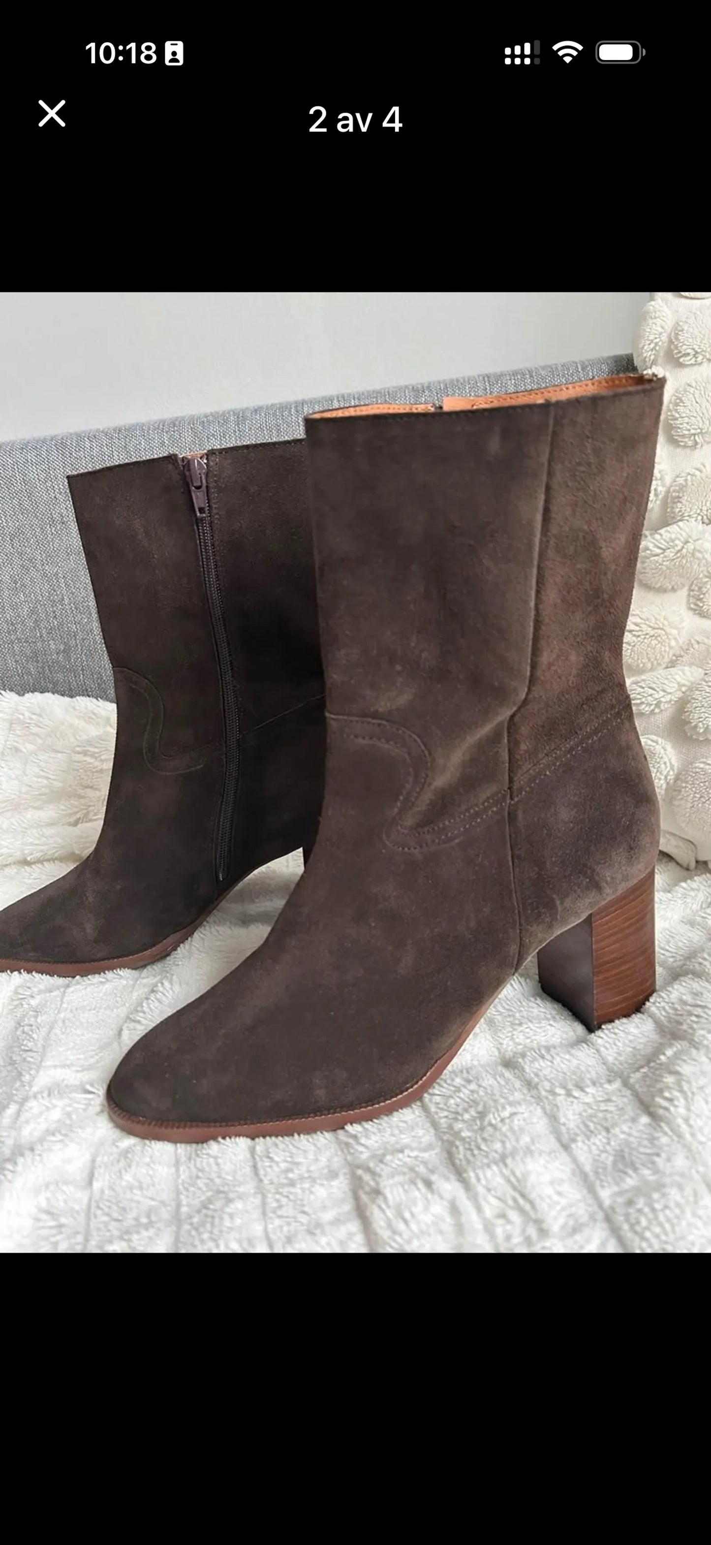 Apair-boots