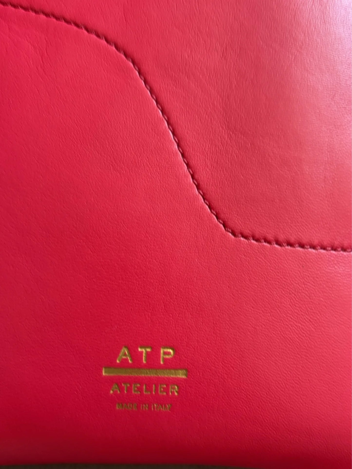 ATP Atelier-skinnaxelremsväska NWOT