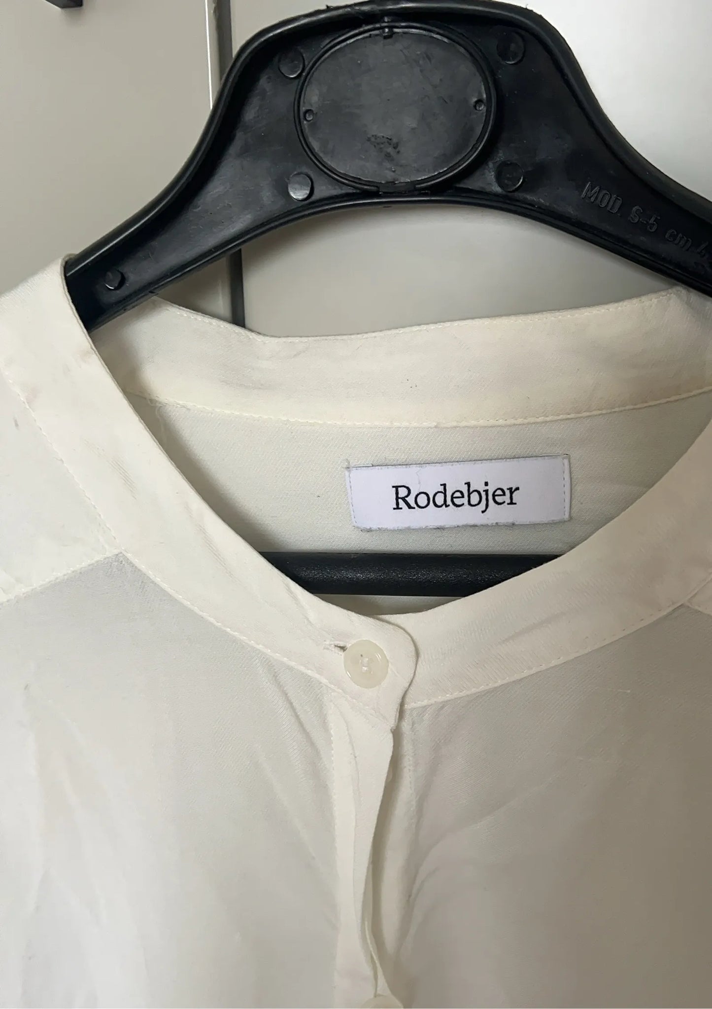 Rodebjer Holmvi Airy-blus