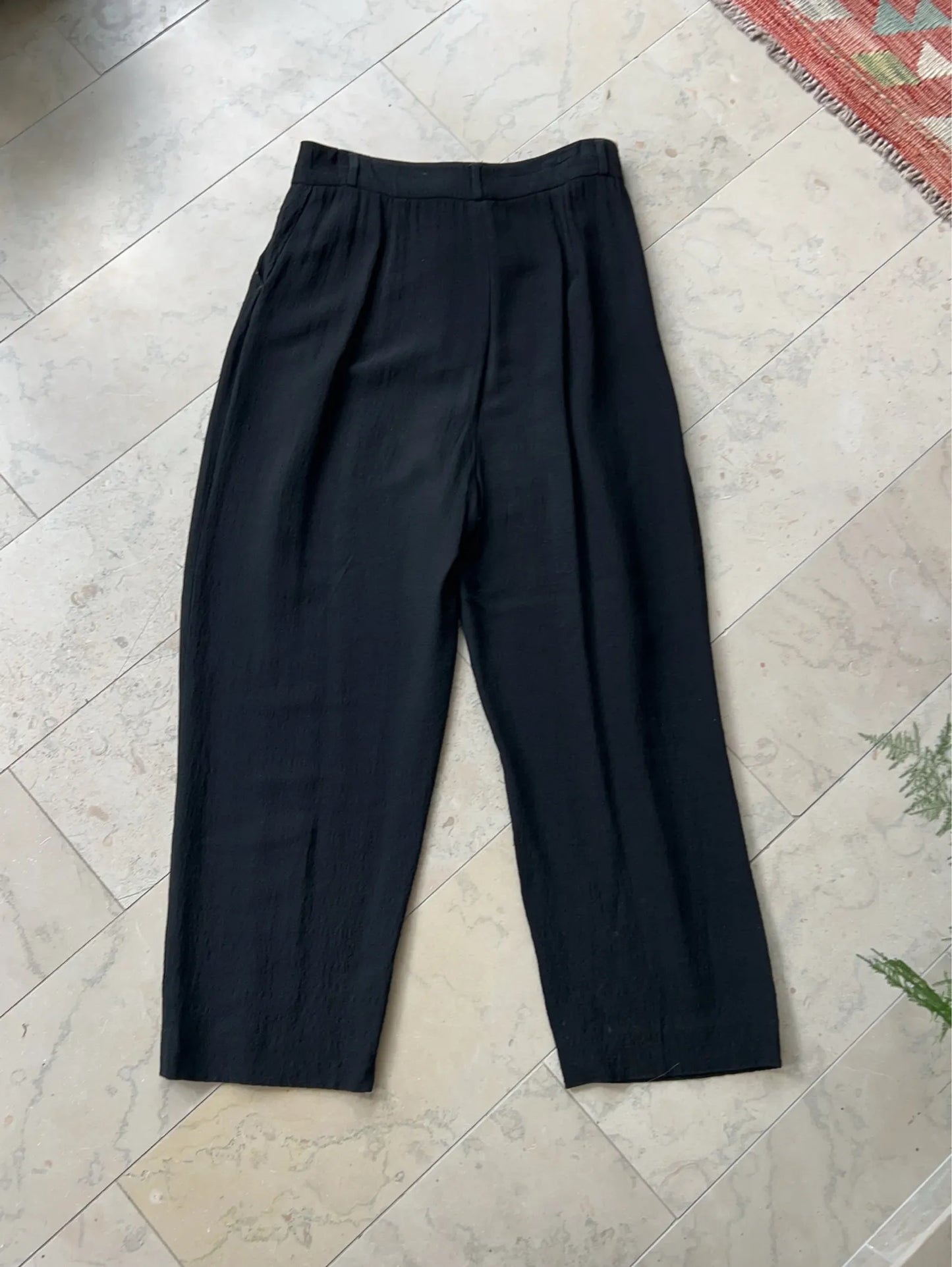 Toteme Deep Pleat Crepe-byxor