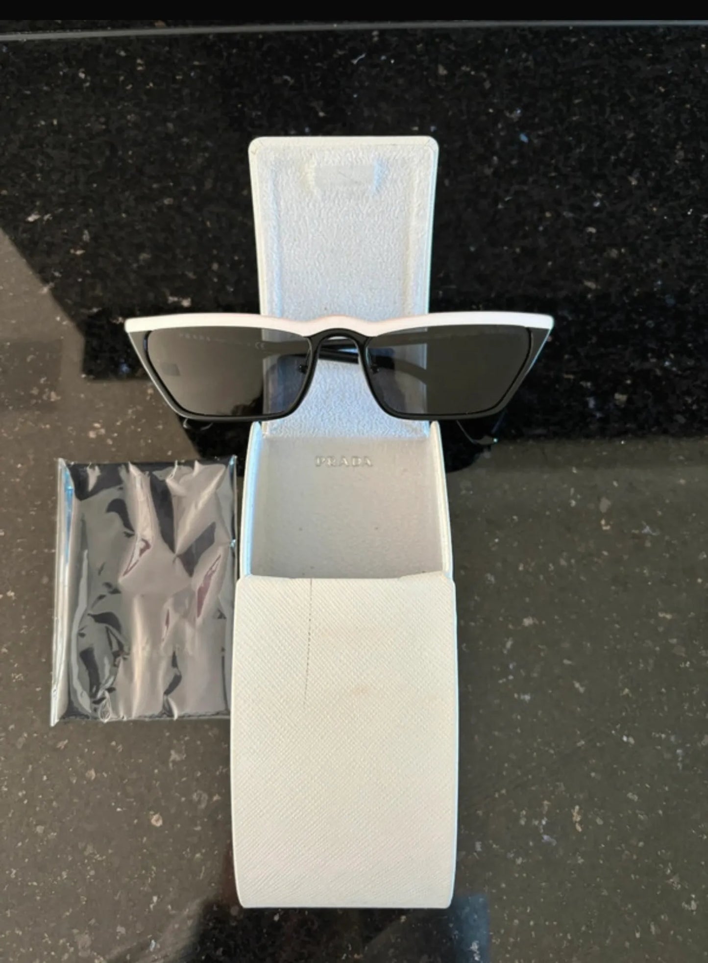 Prada-solglasögon