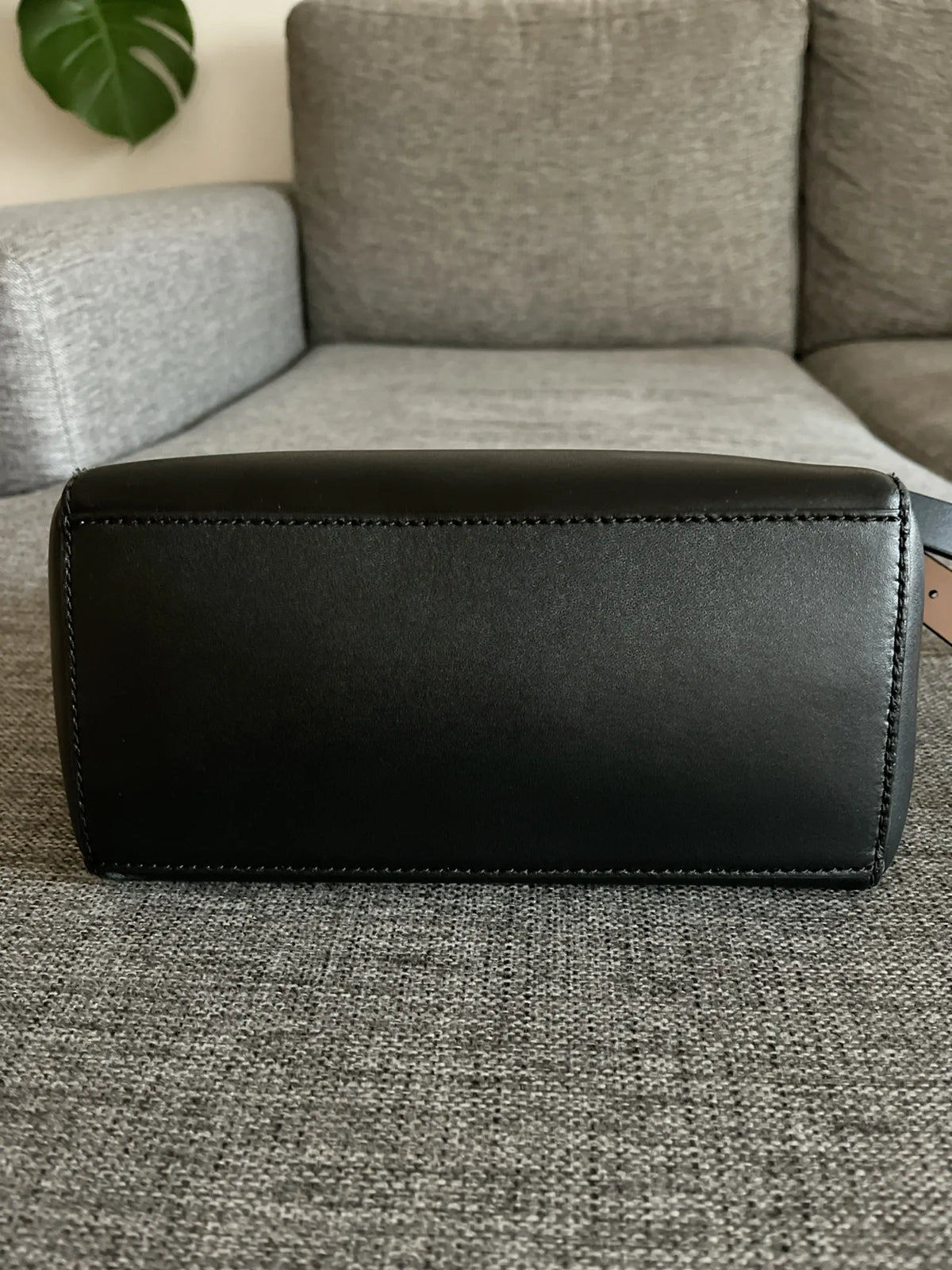 Kate Spade-skinnaxelremsväska