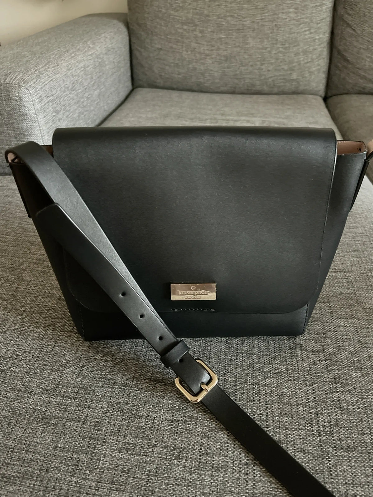 Kate Spade-skinnaxelremsväska