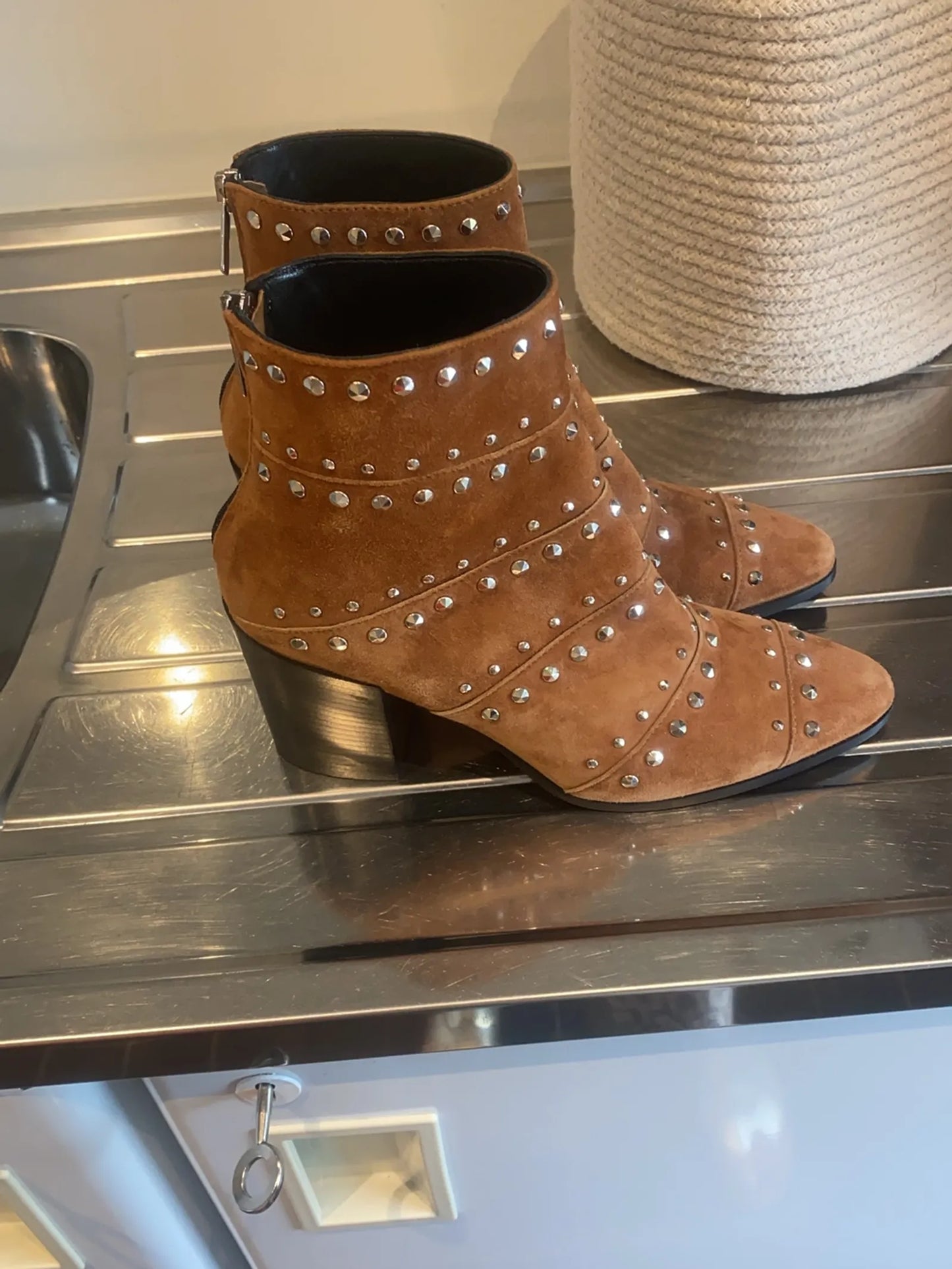 Apair Boots