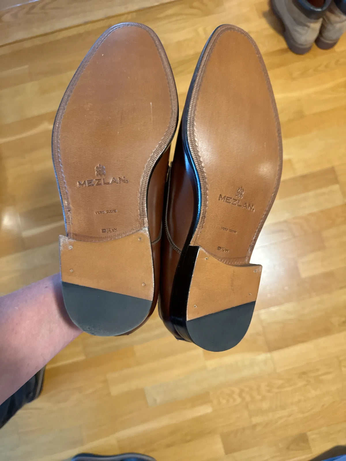 Mezlan Kostymsko-skinnskor NWOT