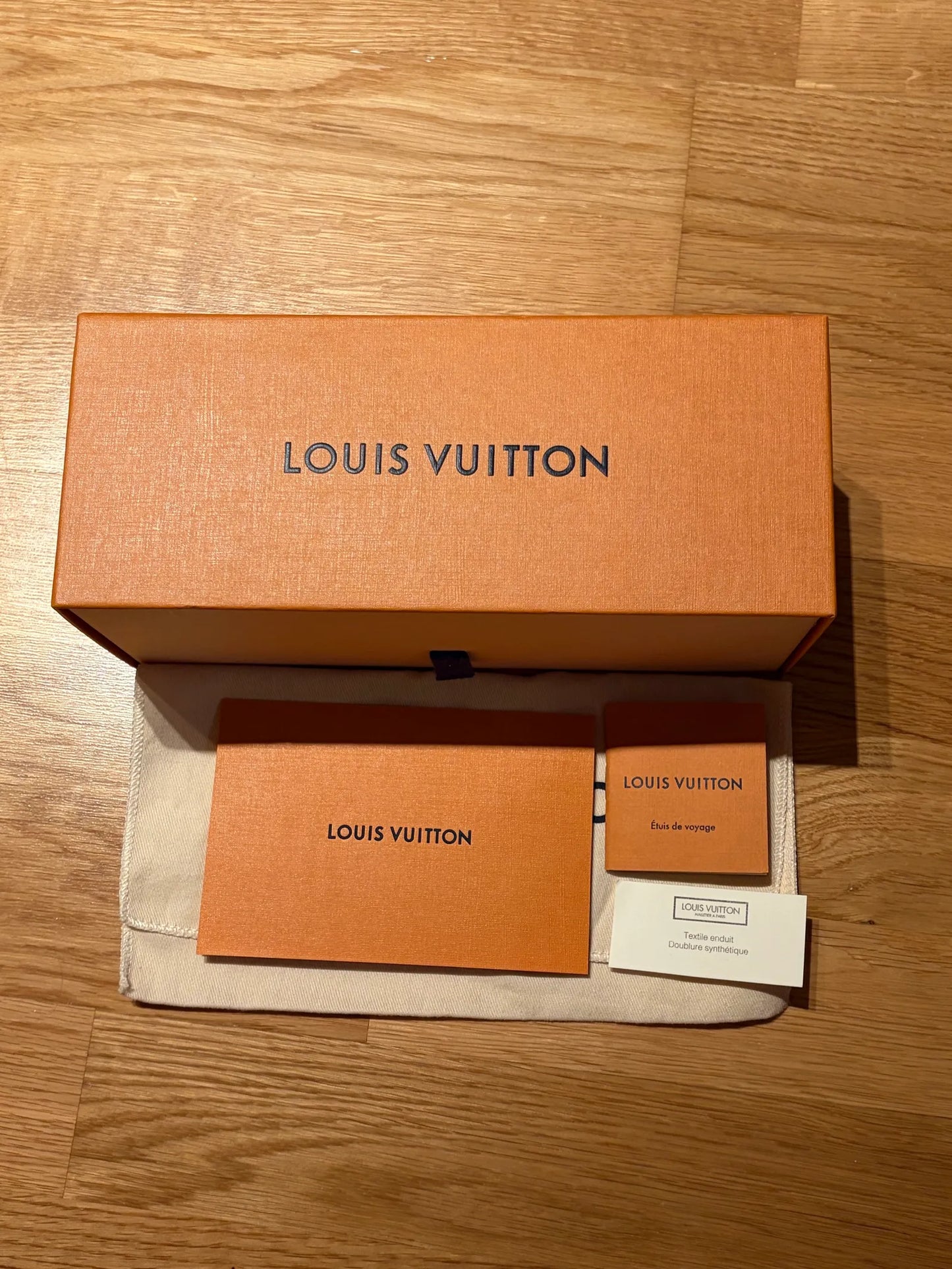 Louis Vuitton Perfume Travel Case 100ml-skinnplånbok