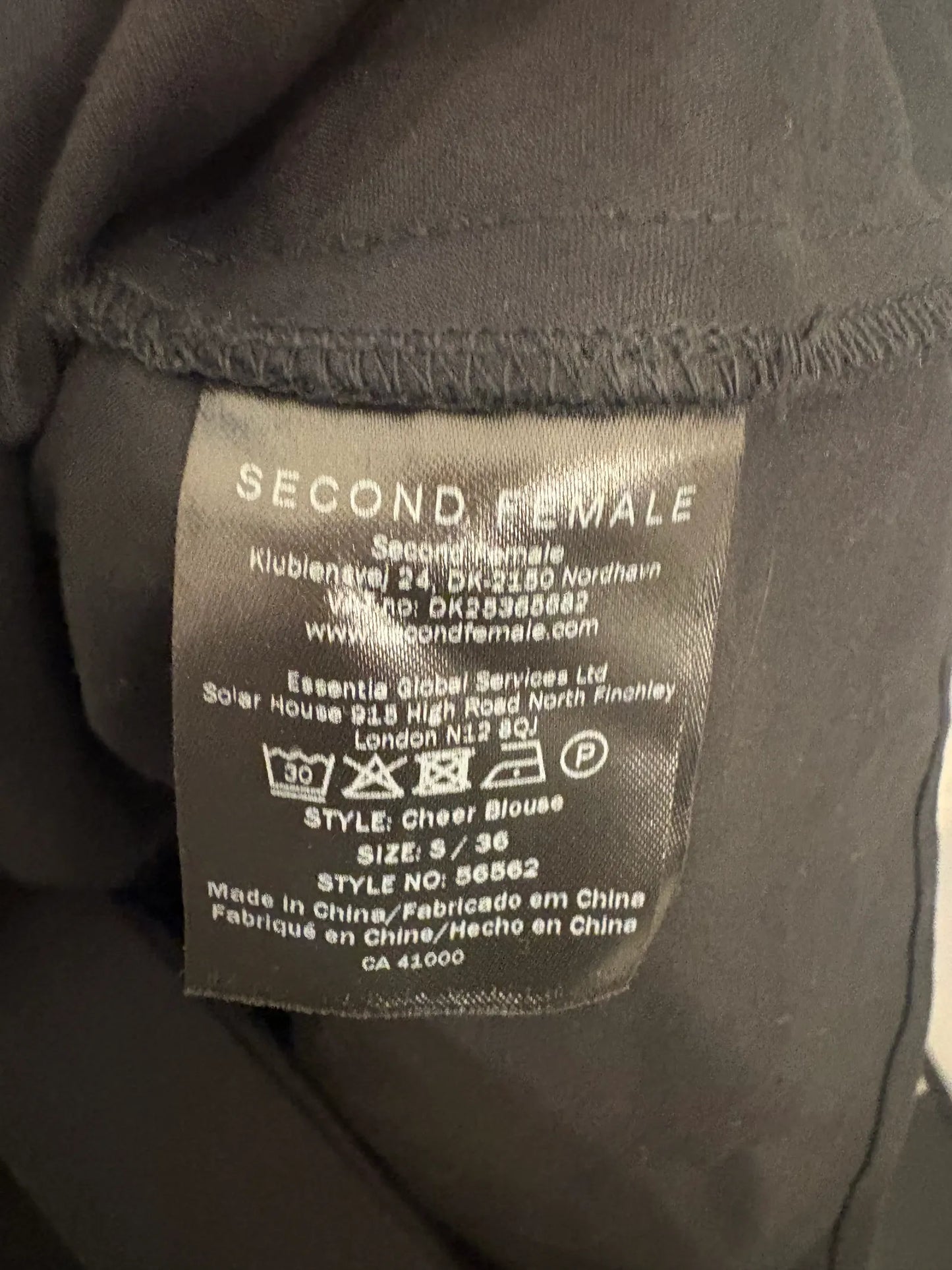 Second Female-skjorta NWOT