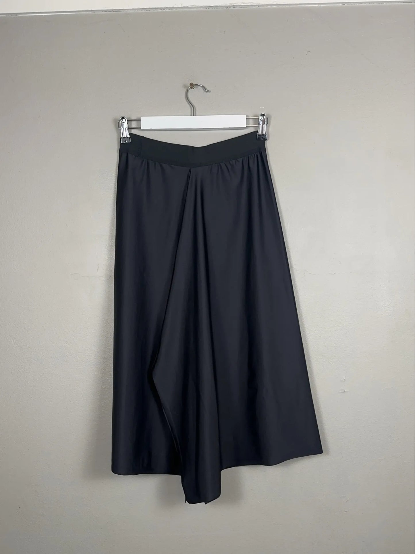 Filippa K Track Wrap-kjol NWT