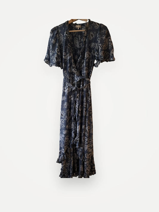 By Timo Dress
