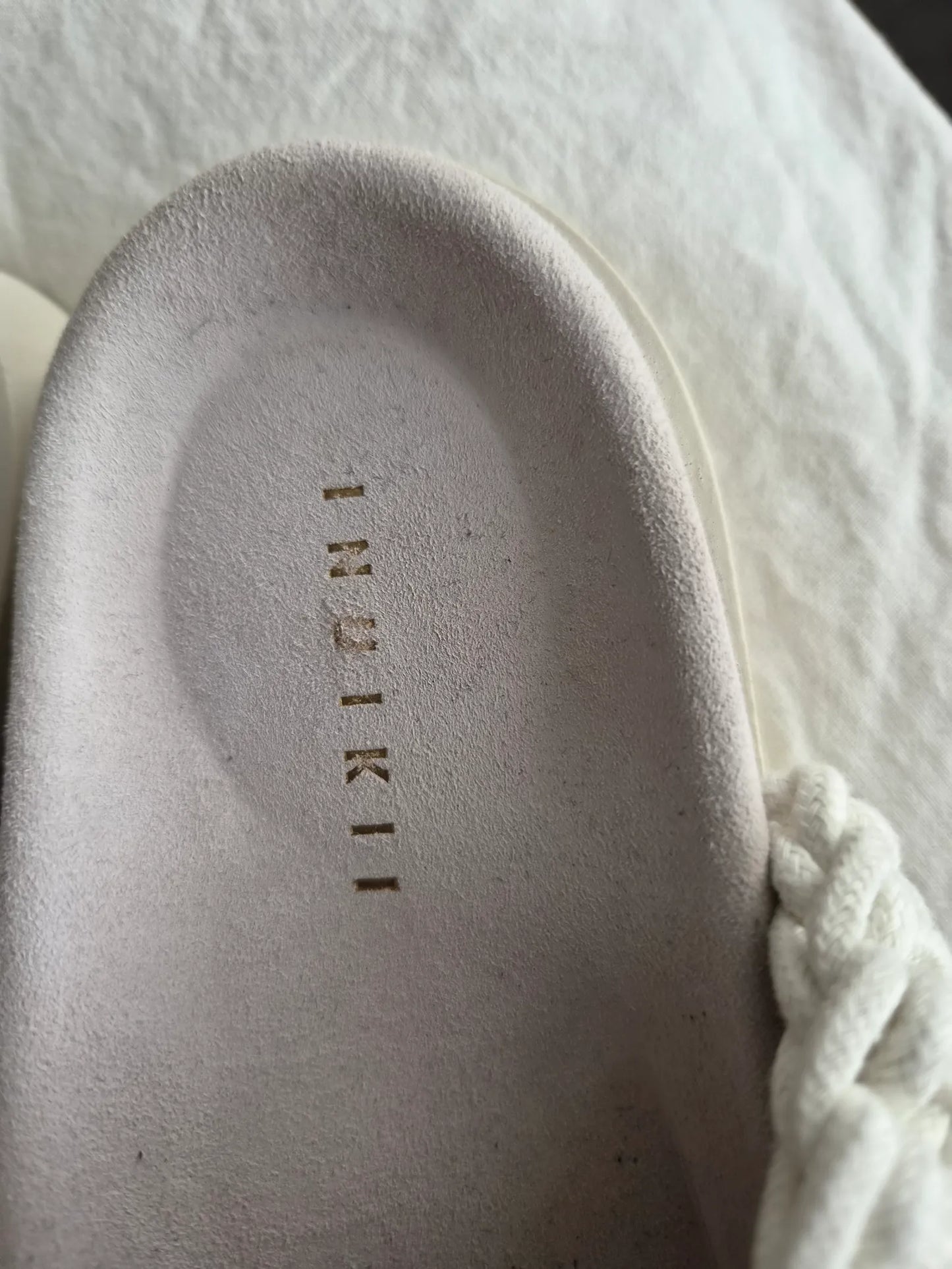 Inuikii-sandaler NWOT