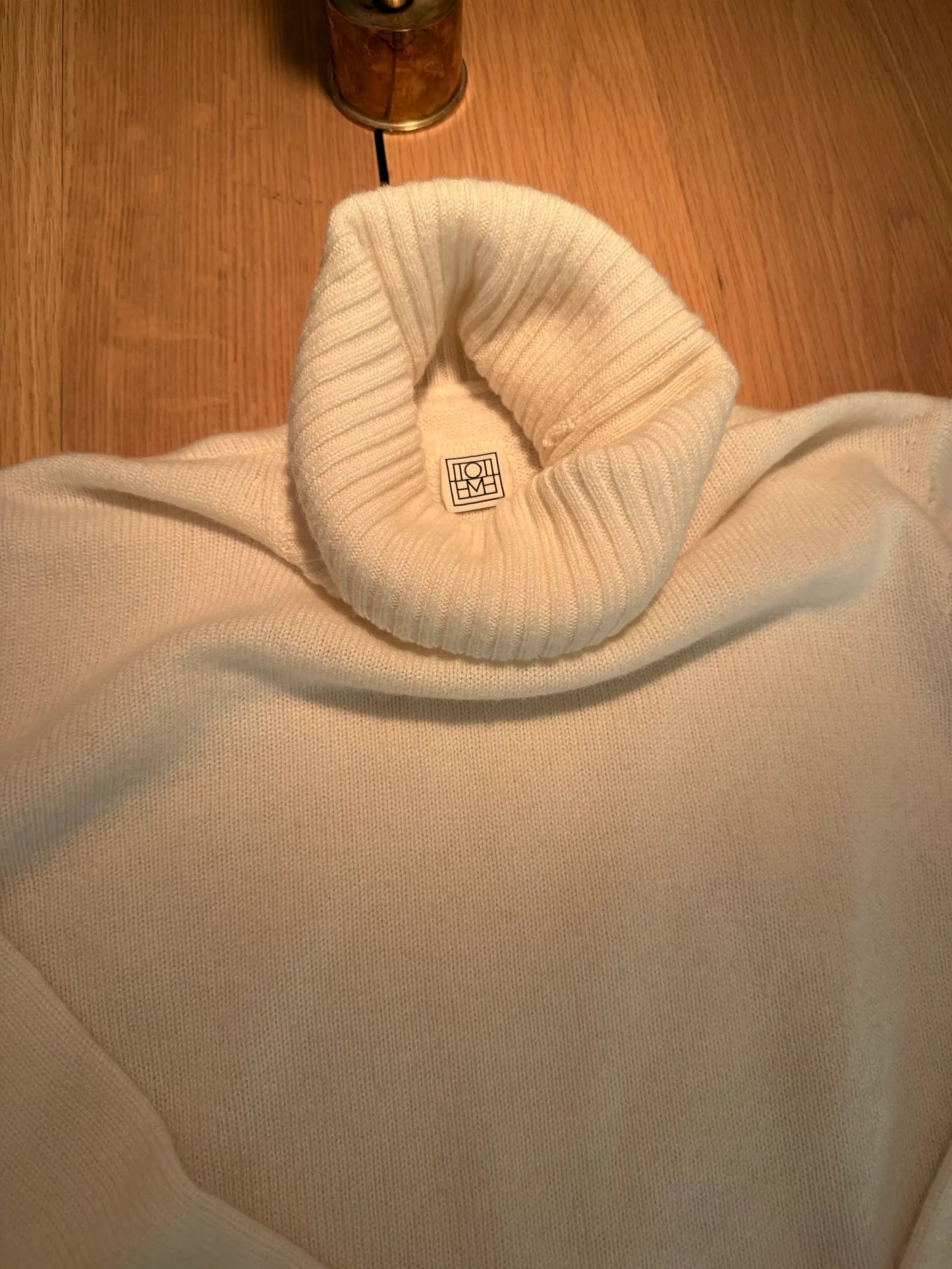 Toteme High Turtleneck-kashmirpolotröja NWOT