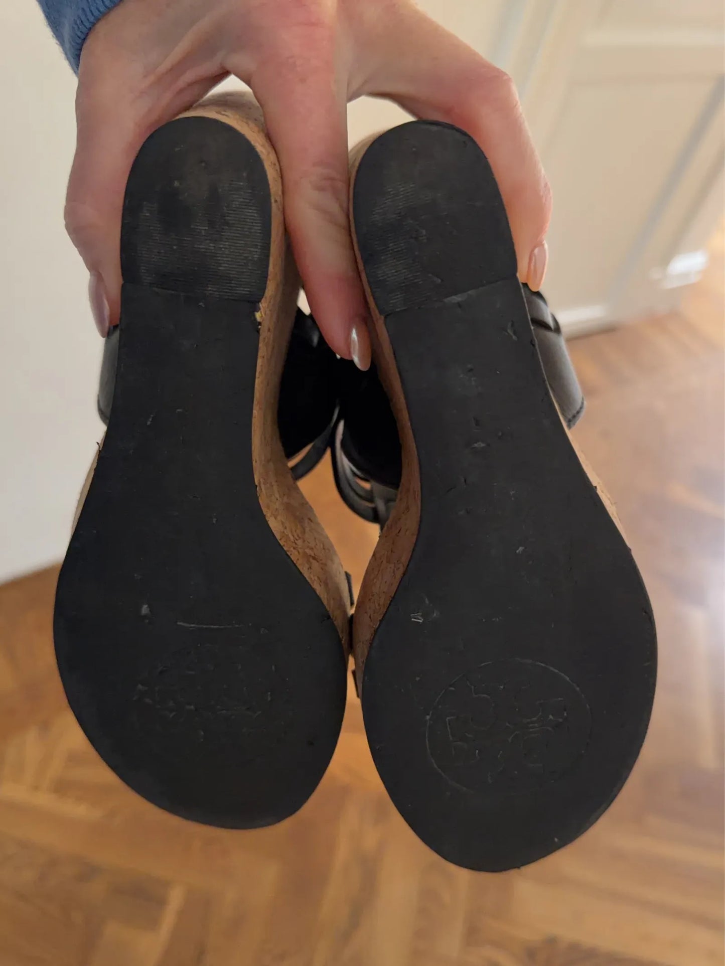 Tory Burch-skinnsandaler