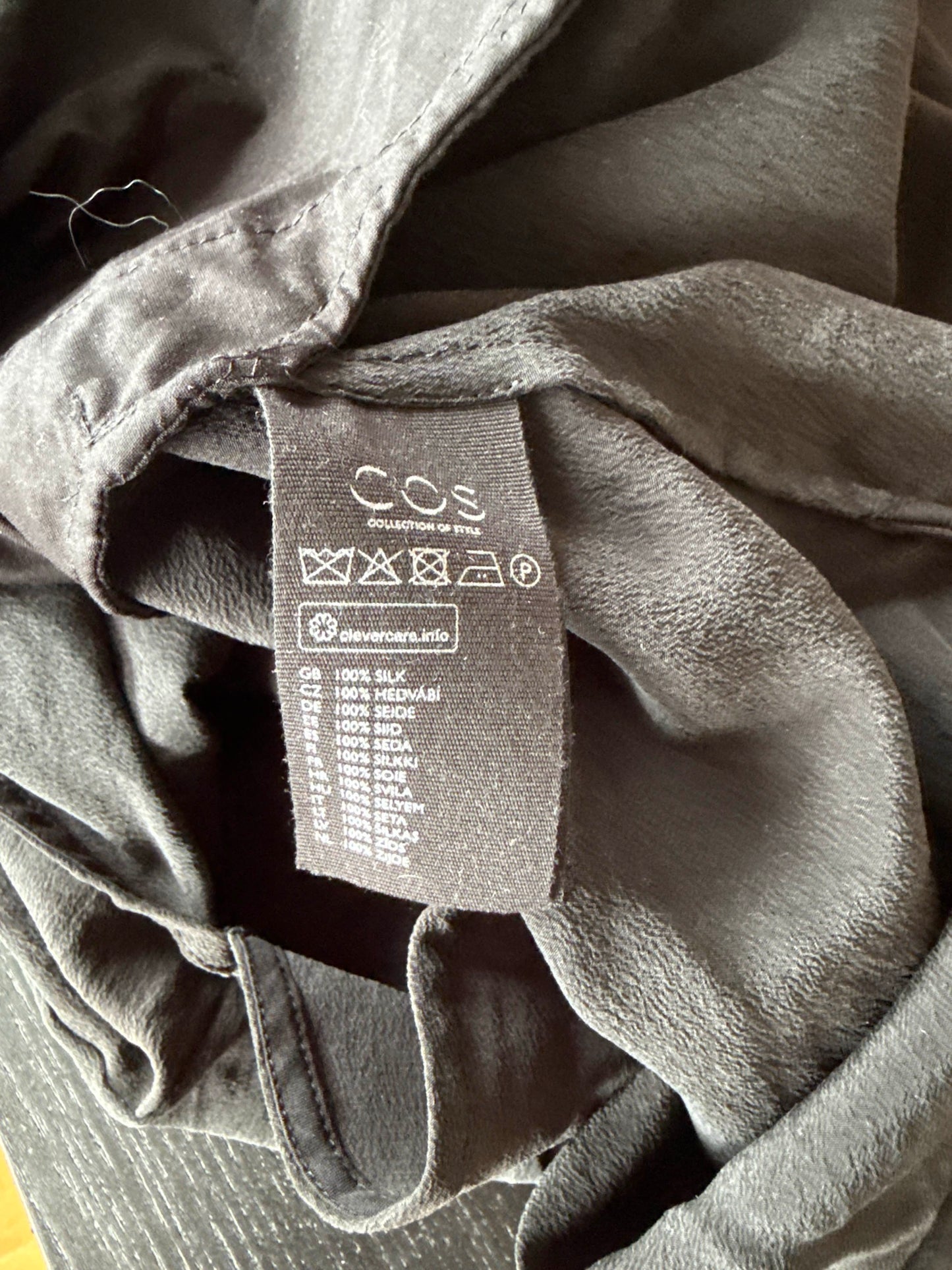 Cos-sidenklänning