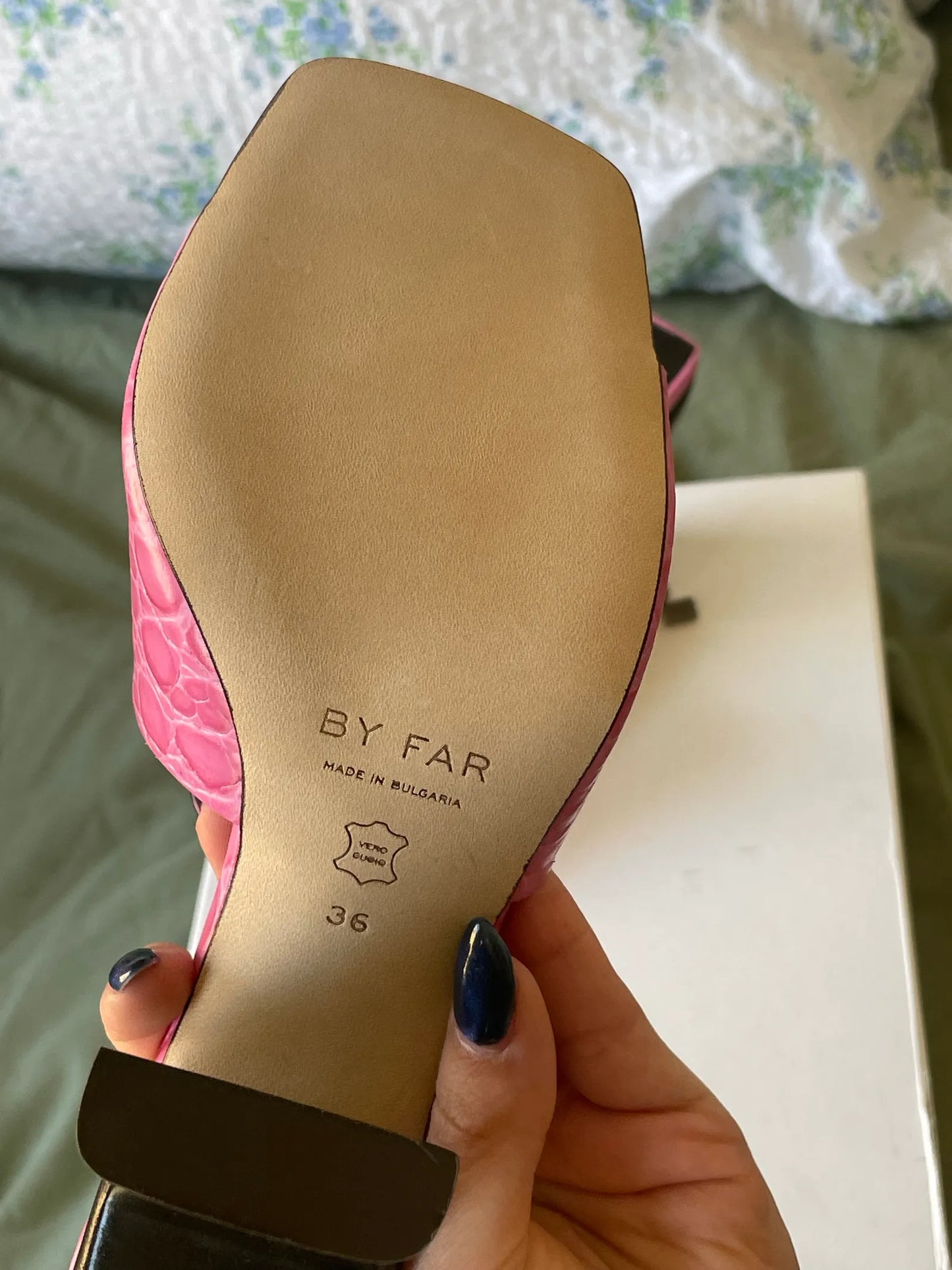 By Far-skinnklackar NWT