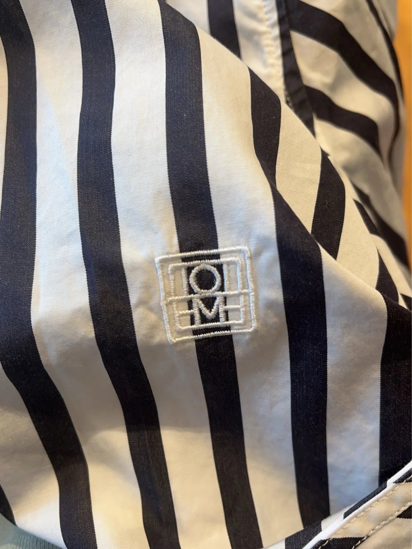 Toteme Capri 193-706-710-skjorta NWOT