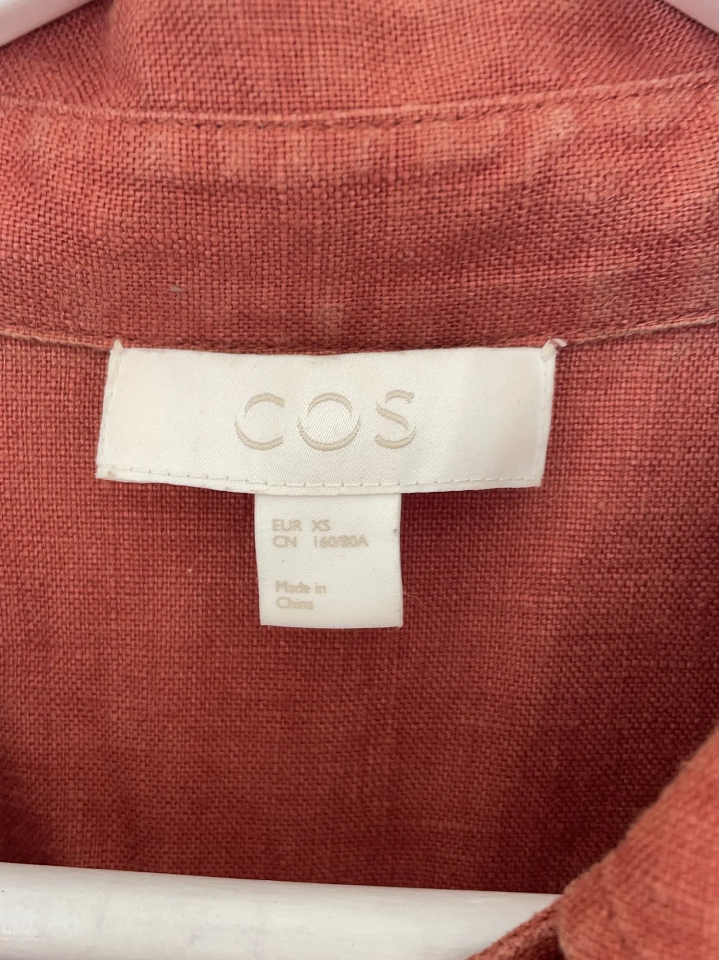 Cos-linneklänning