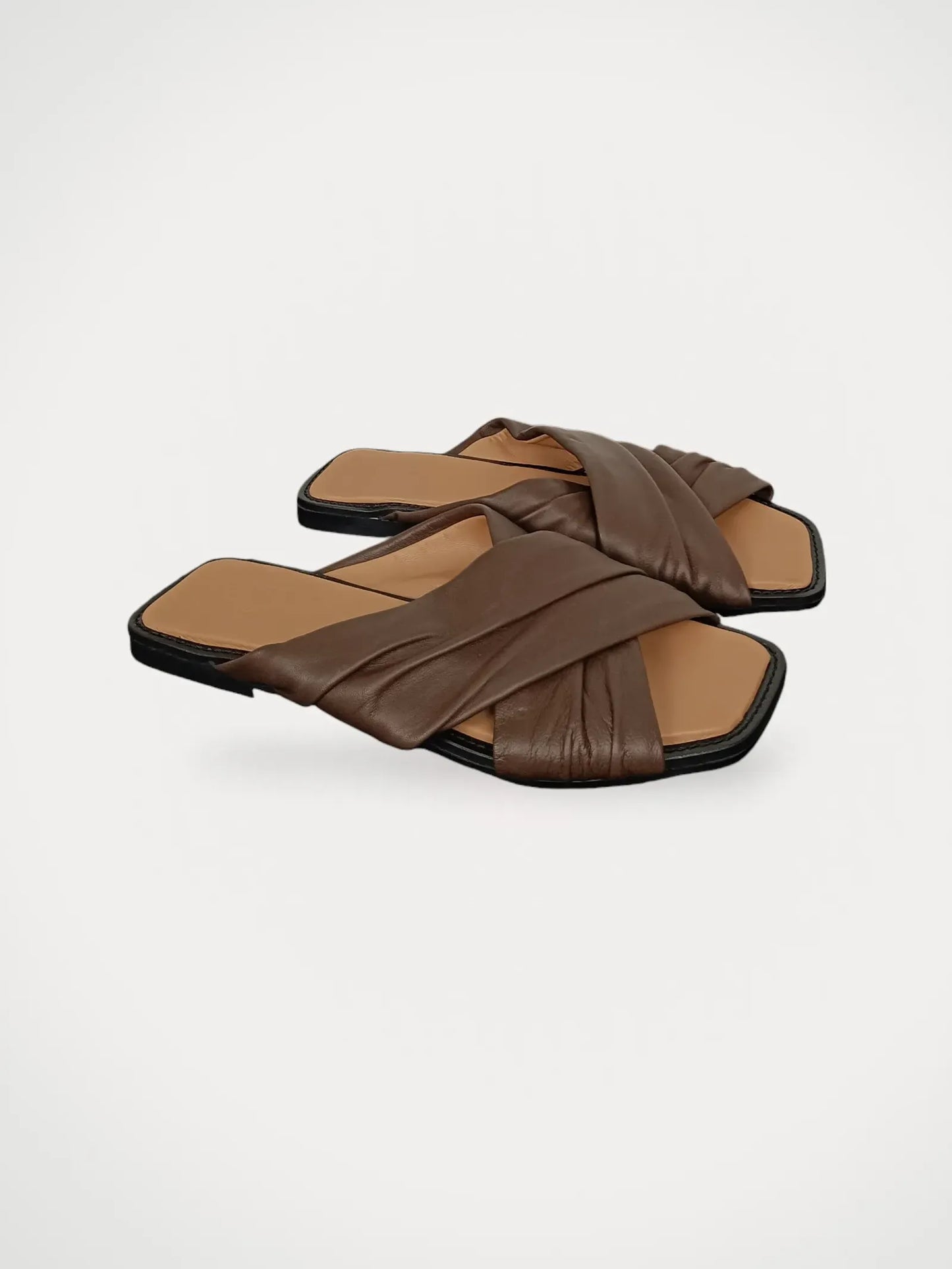 Flattered Gabriella Brown Leather-skinnsandaler