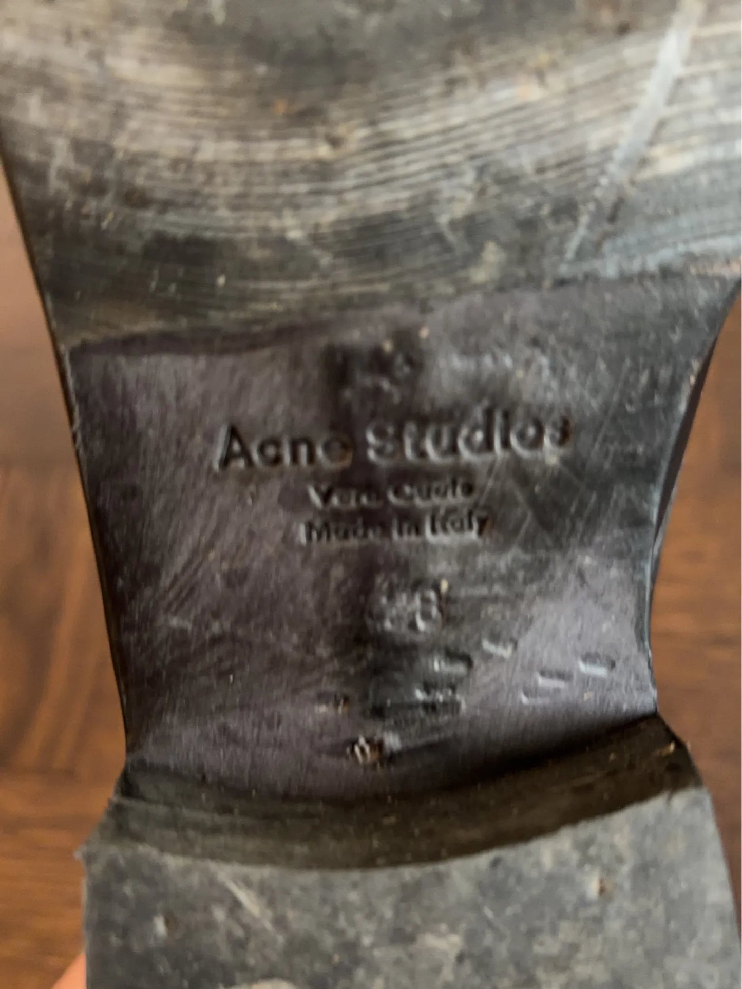 Acne Studios-skinnkängor